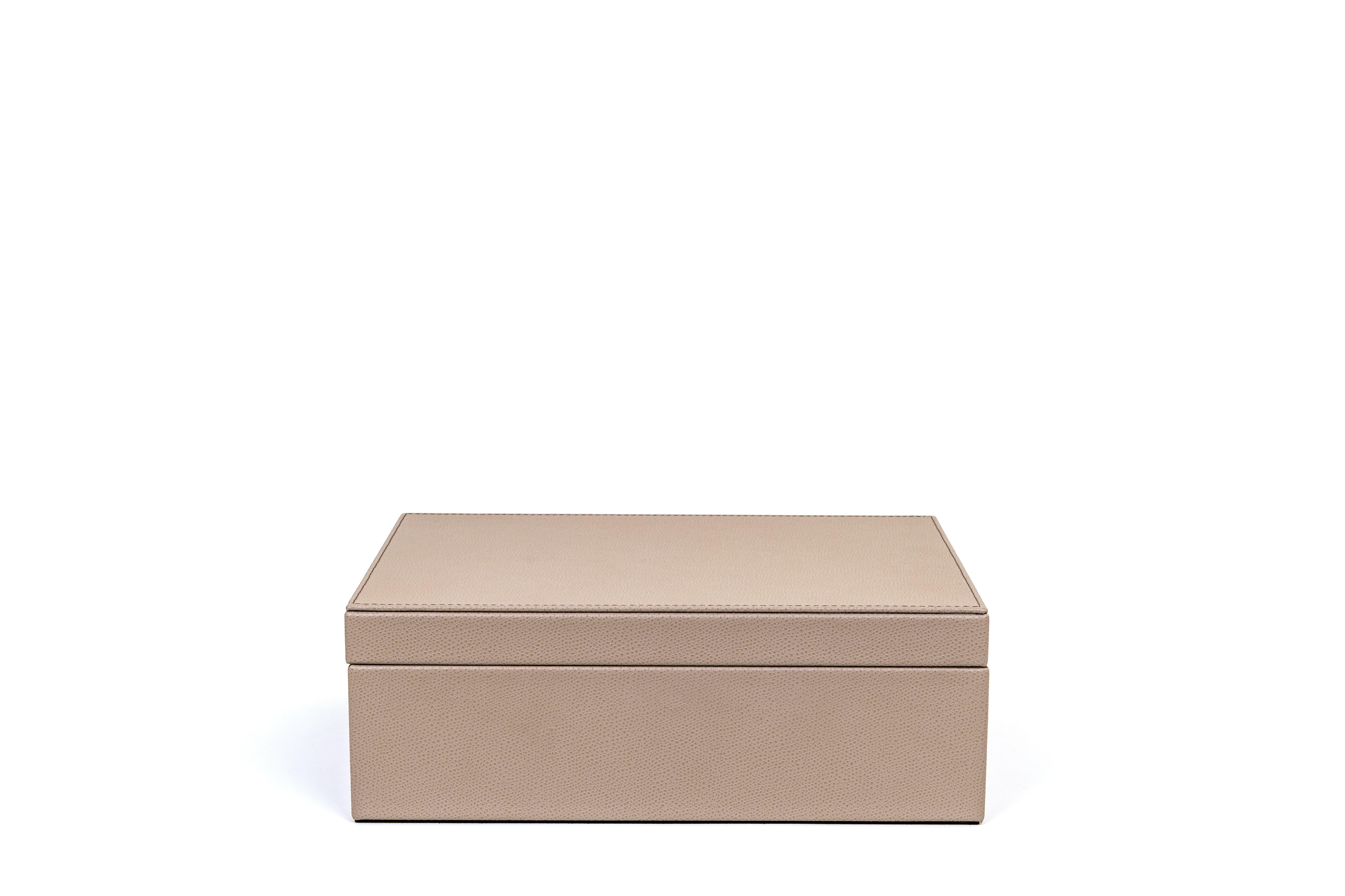Moderno Organizzatore per Tea Box del 21° secolo in pelle fatto a mano in Italia in vendita
