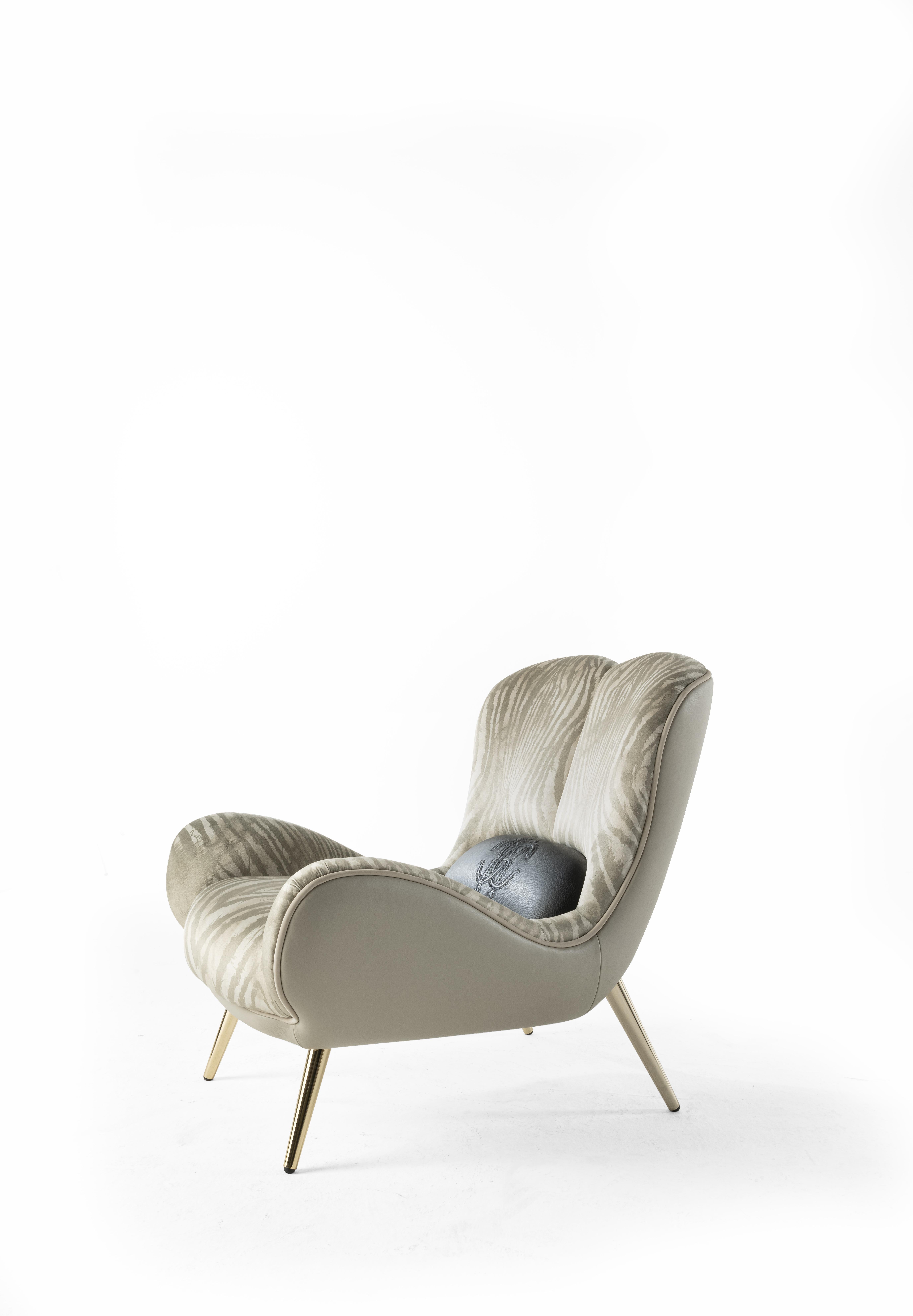 Modern 21st Century Tifnit Armchair in Leather by Roberto Cavalli Home Interiors For Sale