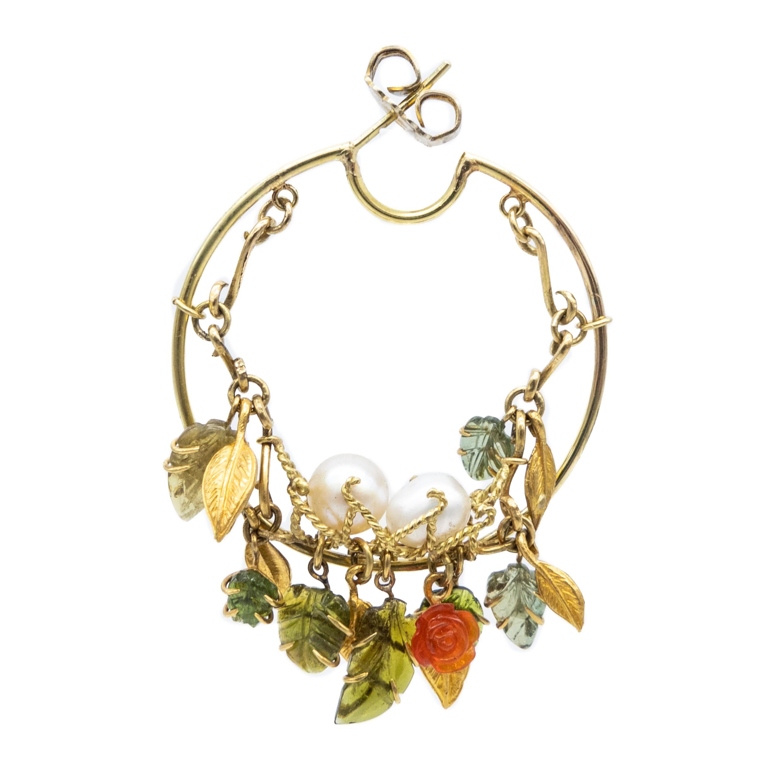 21. Jahrhundert Turmaline Feuer Opale Rosen Blätter Perle  Gold-Reif-Ohrring (Moderne) im Angebot