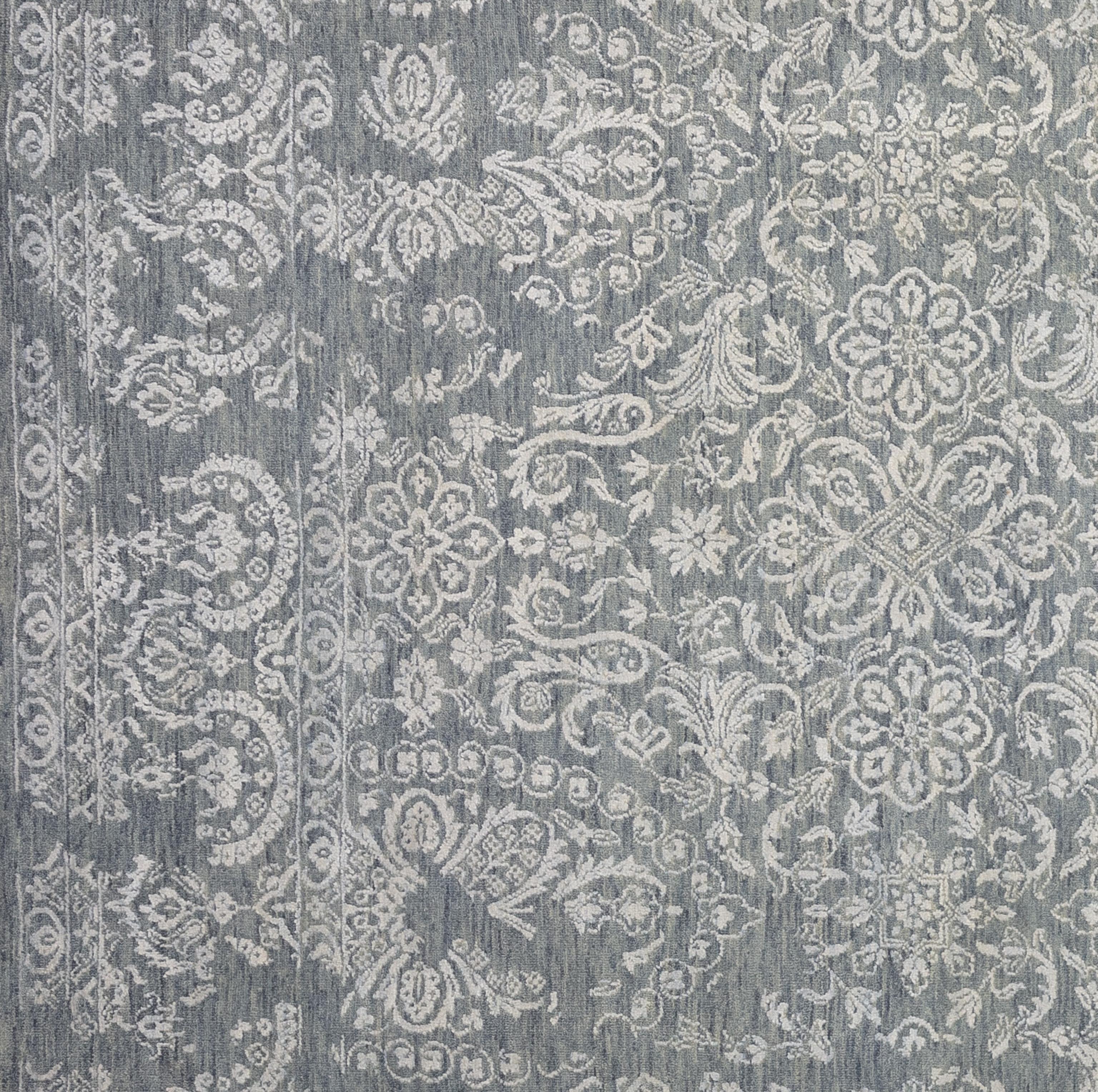 Ce magnifique tapis de couleur Steele est orné d'un imprimé floral et cachemire sur l'ensemble de sa surface.  Fabriqué en 100% laine. Rehaussez votre espace avec ce tapis de style traditionnel. 

Taille - 8' 1