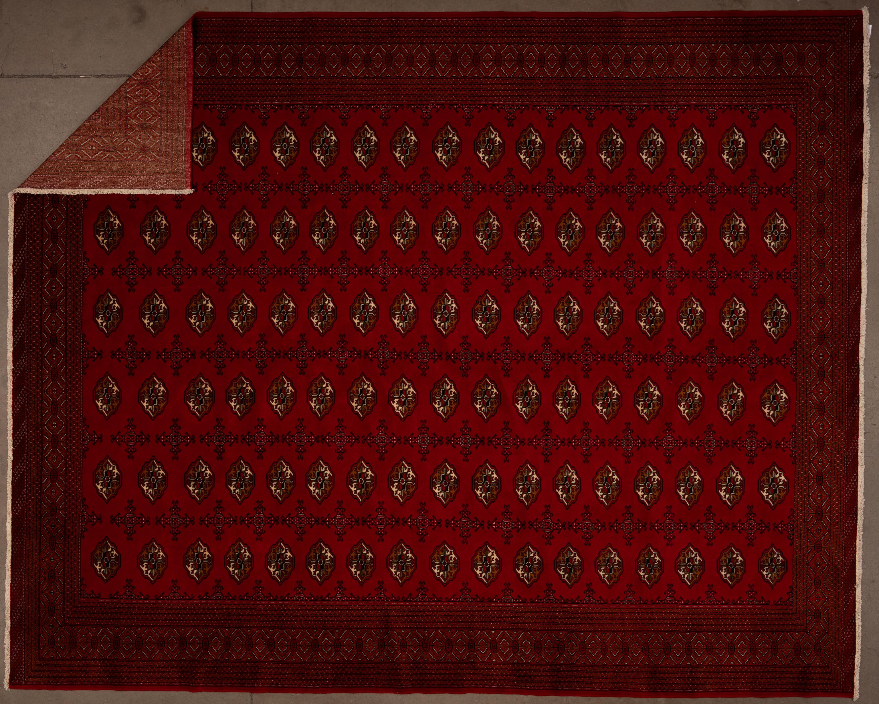 Alfombra tribal bokara del siglo XXI en Nuevo estado para la venta en Paradise Valley, AZ