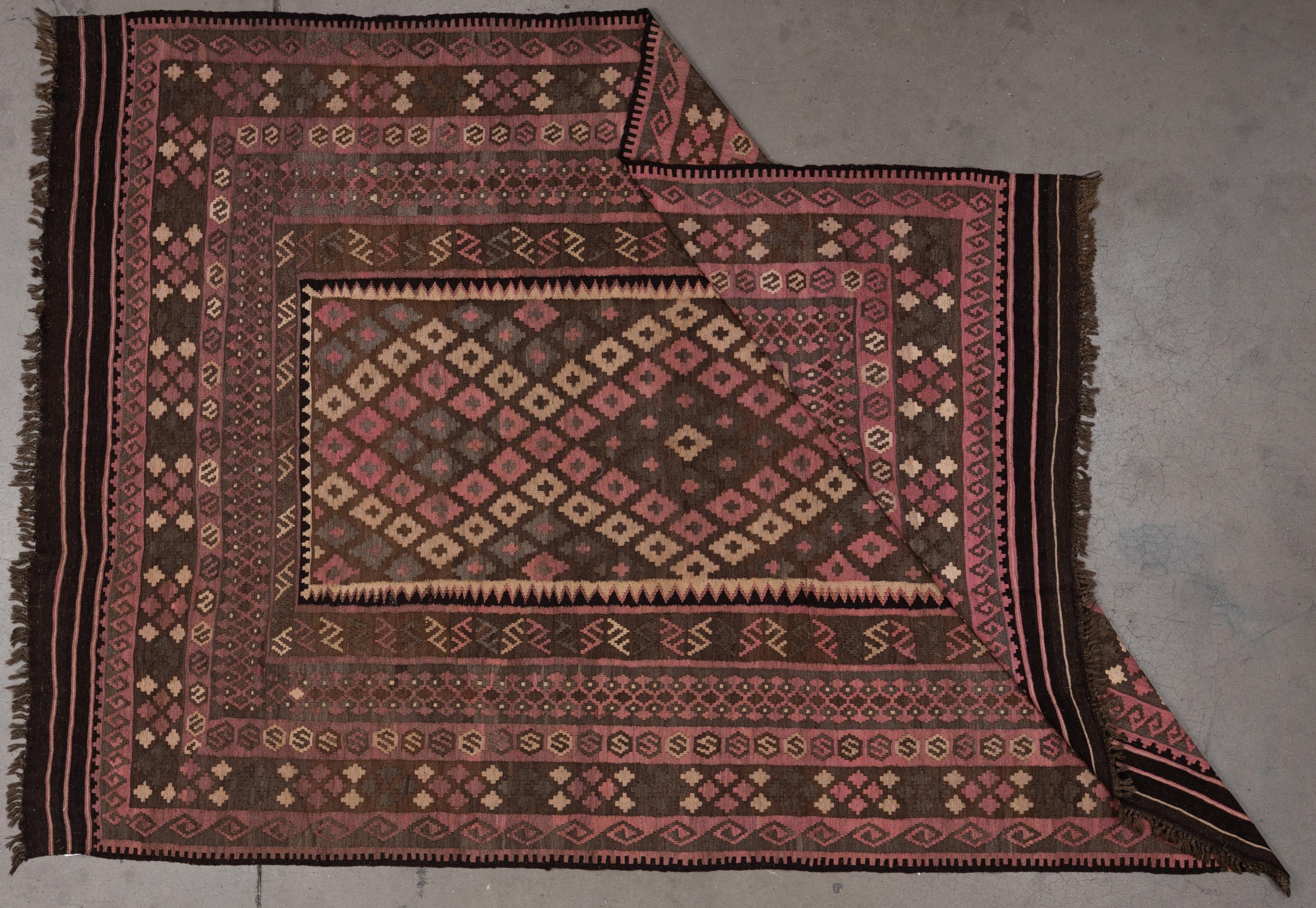 Stammes-Kilim des 21. Jahrhunderts (Handgewebt) im Angebot