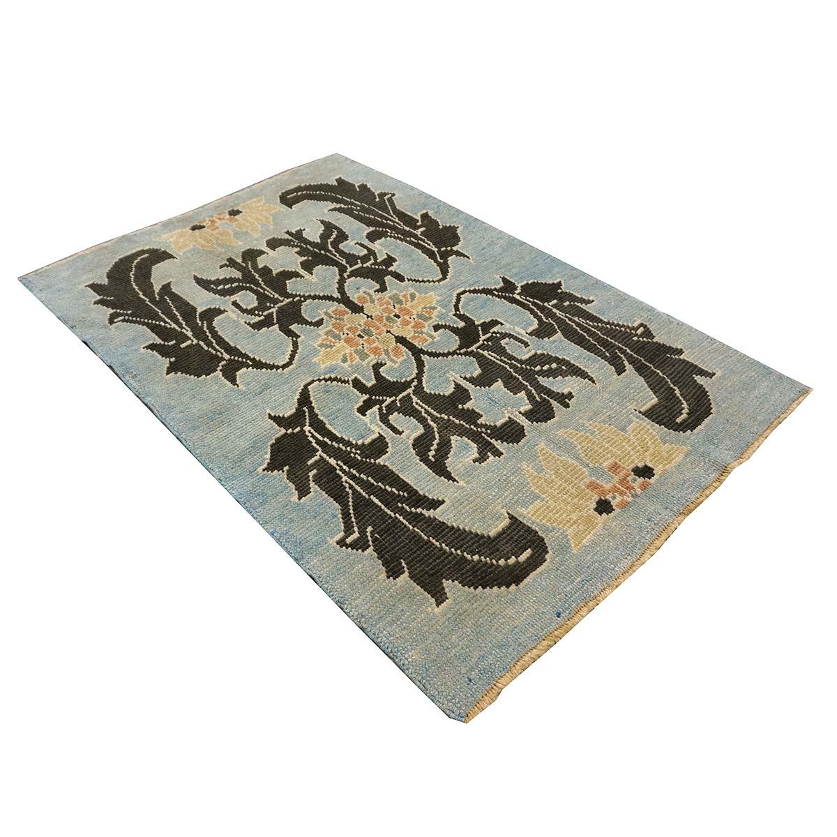 Türkischer Donegal Oushak 4x6 Handgefertigter Teppich in Hellblau & Schwarz, 21. Jahrhundert (Handgewebt) im Angebot