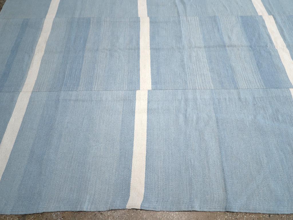 Türkischer Flachgewebe-Kilim-Teppich des 21. Jahrhunderts in Übergröße im Zustand „Neu“ im Angebot in New York, NY
