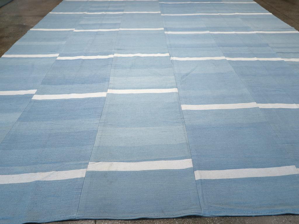 Türkischer Flachgewebe-Kilim-Teppich des 21. Jahrhunderts in Übergröße (21. Jahrhundert und zeitgenössisch) im Angebot