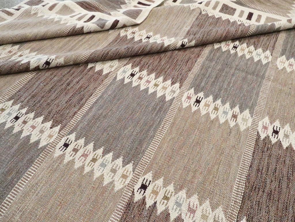 Türkischer Flachgewebe-Kilim-Teppich des 21. Jahrhunderts in Übergröße im Angebot 1