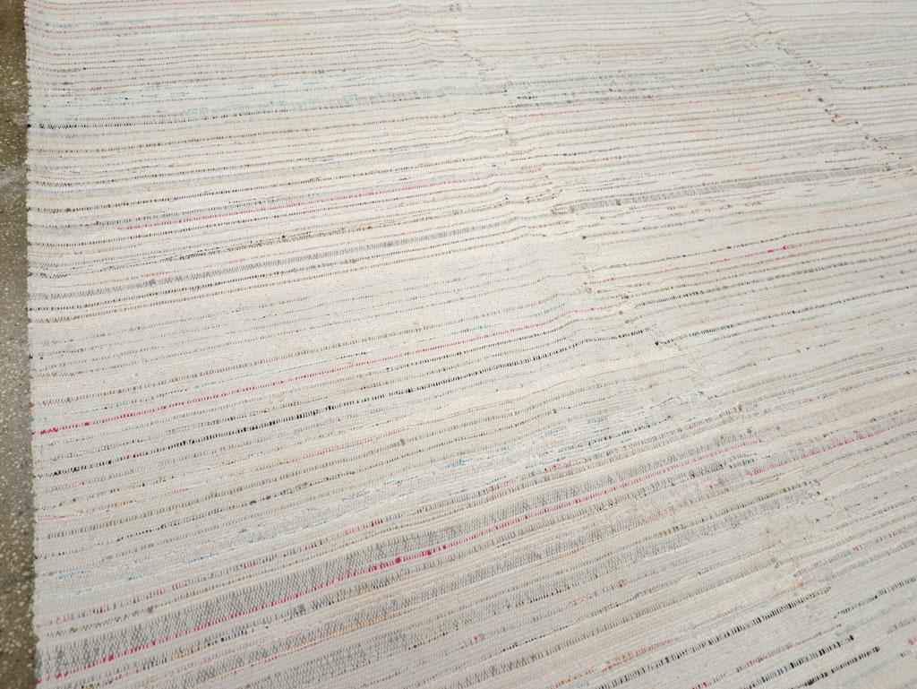 Turco Tappeto turco a trama piatta Kilim del 21° secolo, dimensioni della stanza in vendita