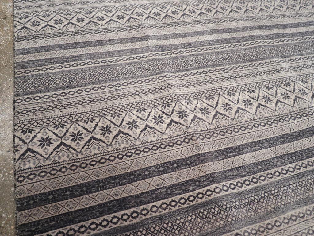 Türkischer moderner Teppich in Zimmergröße des 21. Jahrhunderts (Moderne) im Angebot