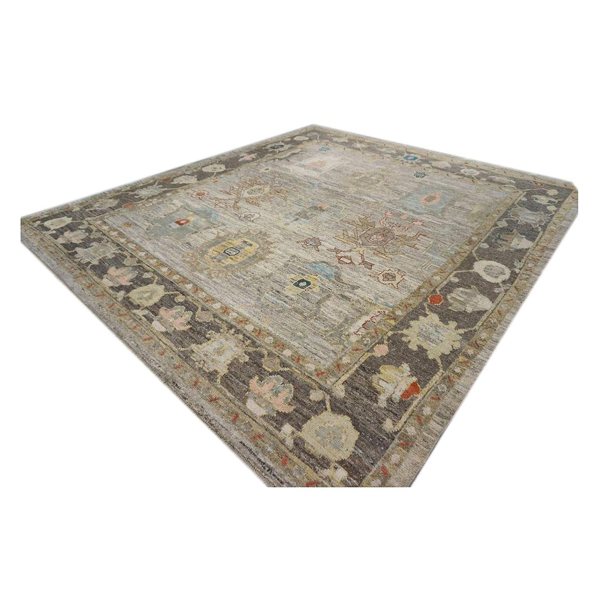Tissé à la main 21e siècle Tapis de course turc Oushak 10X11 or, ivoire et anthracite fait à la main en vente
