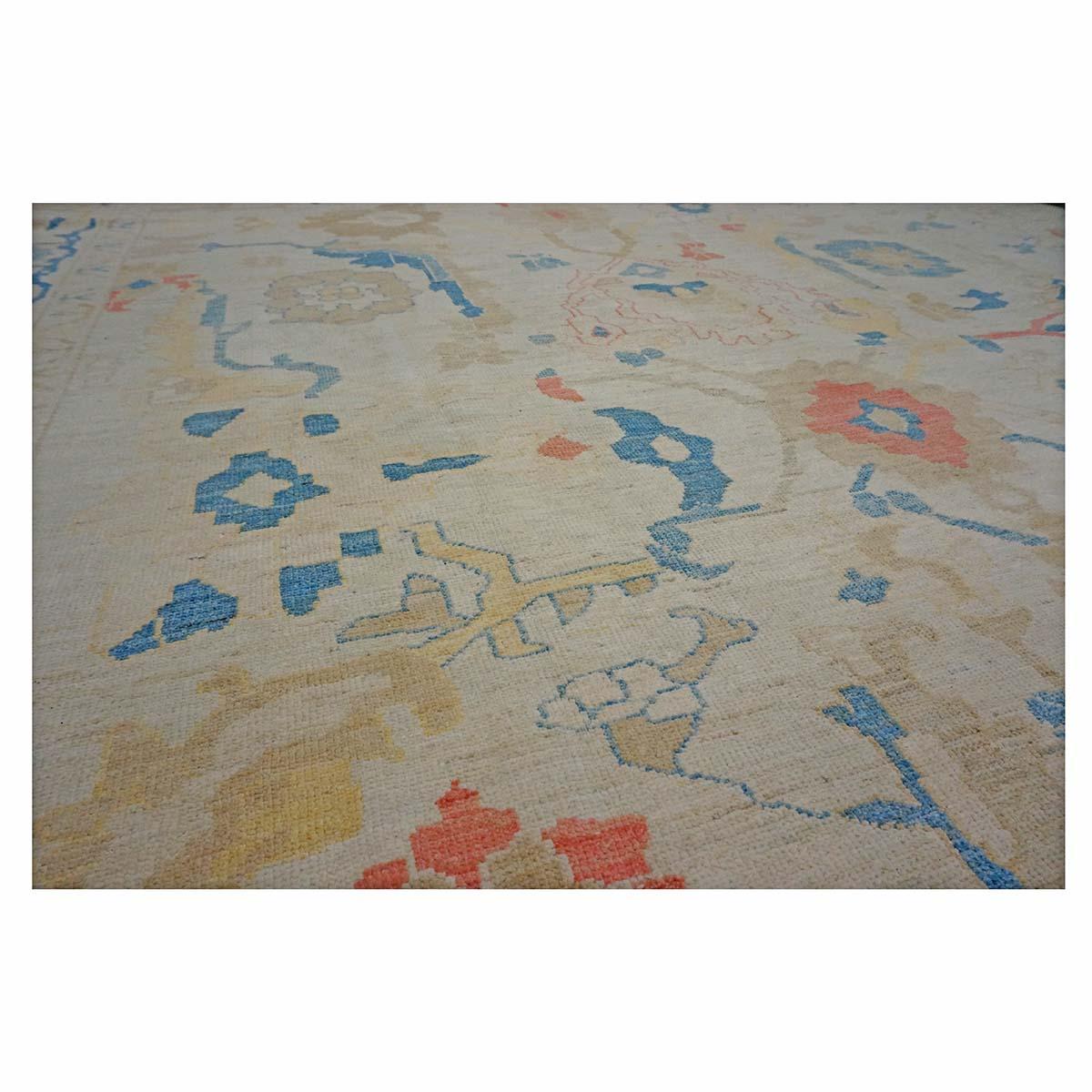 XXIe siècle et contemporain 21e siècle Tapis de course turc Oushak 10X14 Ivoire, rouge et bleu ardoise fait à la main en vente