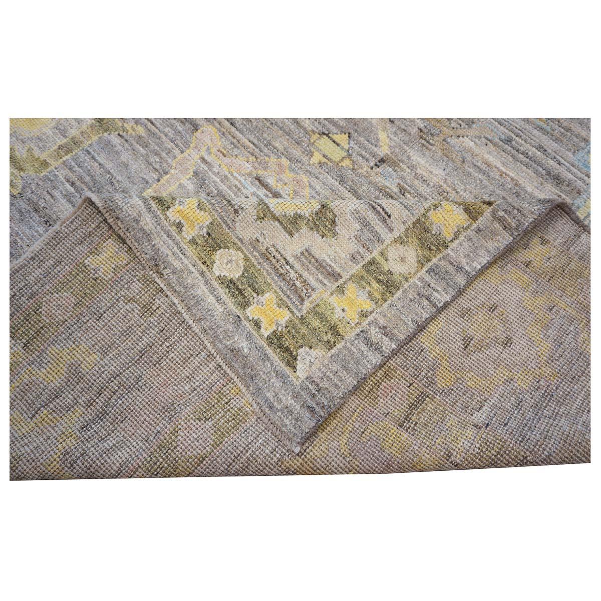 21st Century Turkish Oushak 10X16 Gold, Ivory & Gray Handmade Area Rug (tapis fait main) en vente 4