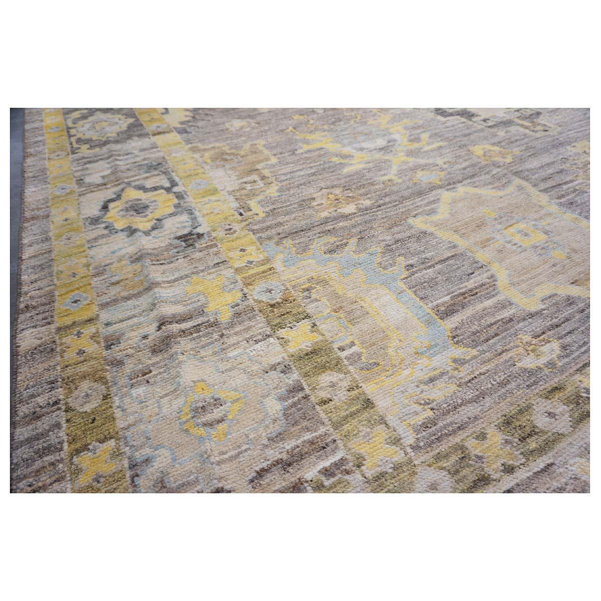 21st Century Turkish Oushak 10X16 Gold, Ivory & Gray Handmade Area Rug (tapis fait main) en vente 1