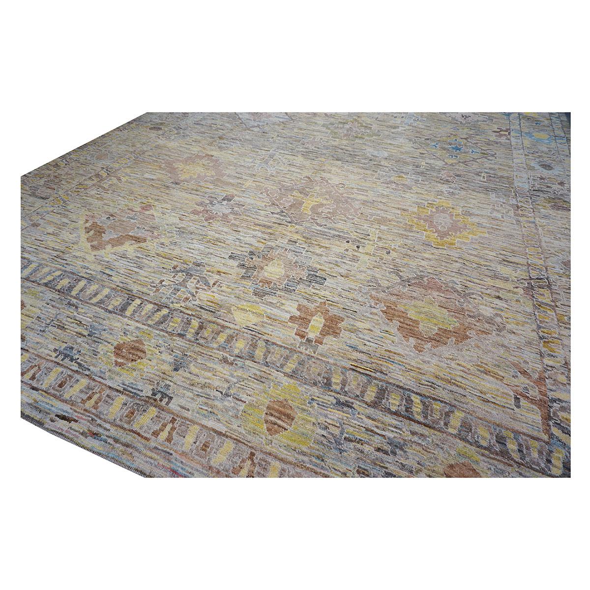 21st Century Turkish Oushak 12X15 Gold, Slate Blue& Ivory Handmade Area Rug (Tapis de sol turc 12X15 or, bleu ardoise et ivoire) Excellent état - En vente à Houston, TX