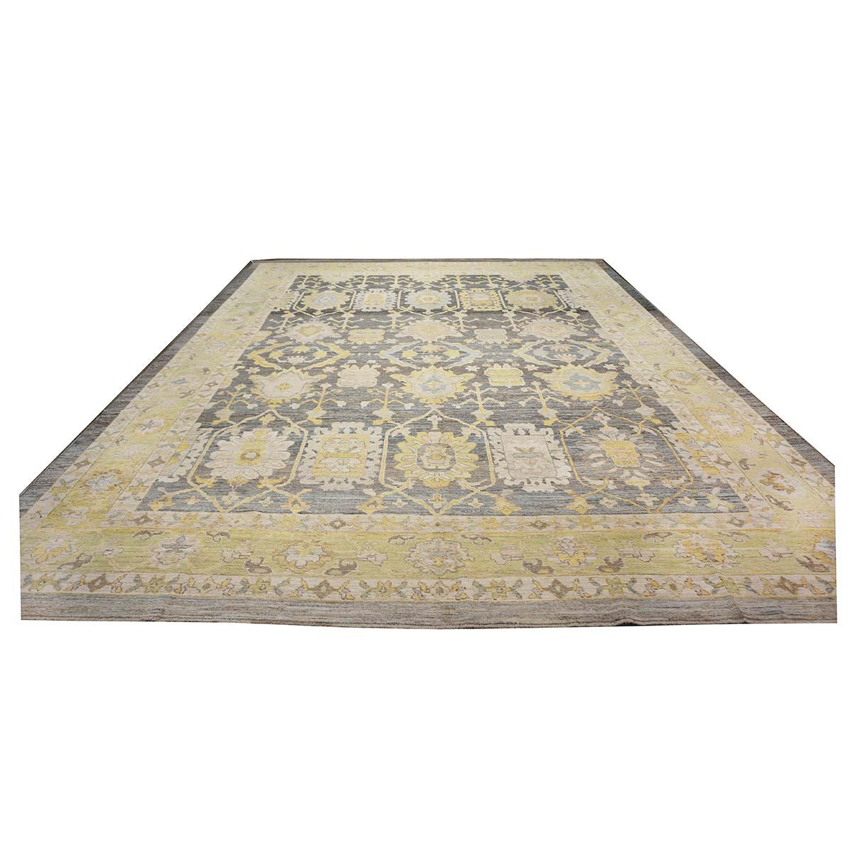   Ashly Fine Rugs presenta la alfombra turca Oushak 14x20 hecha a mano del siglo XXI. Los tejidos de Oushak comenzaron en un lugar al sur de Estambul, en una región que se convertiría en la homónima de las alfombras, Oushak. Aunque al principio los