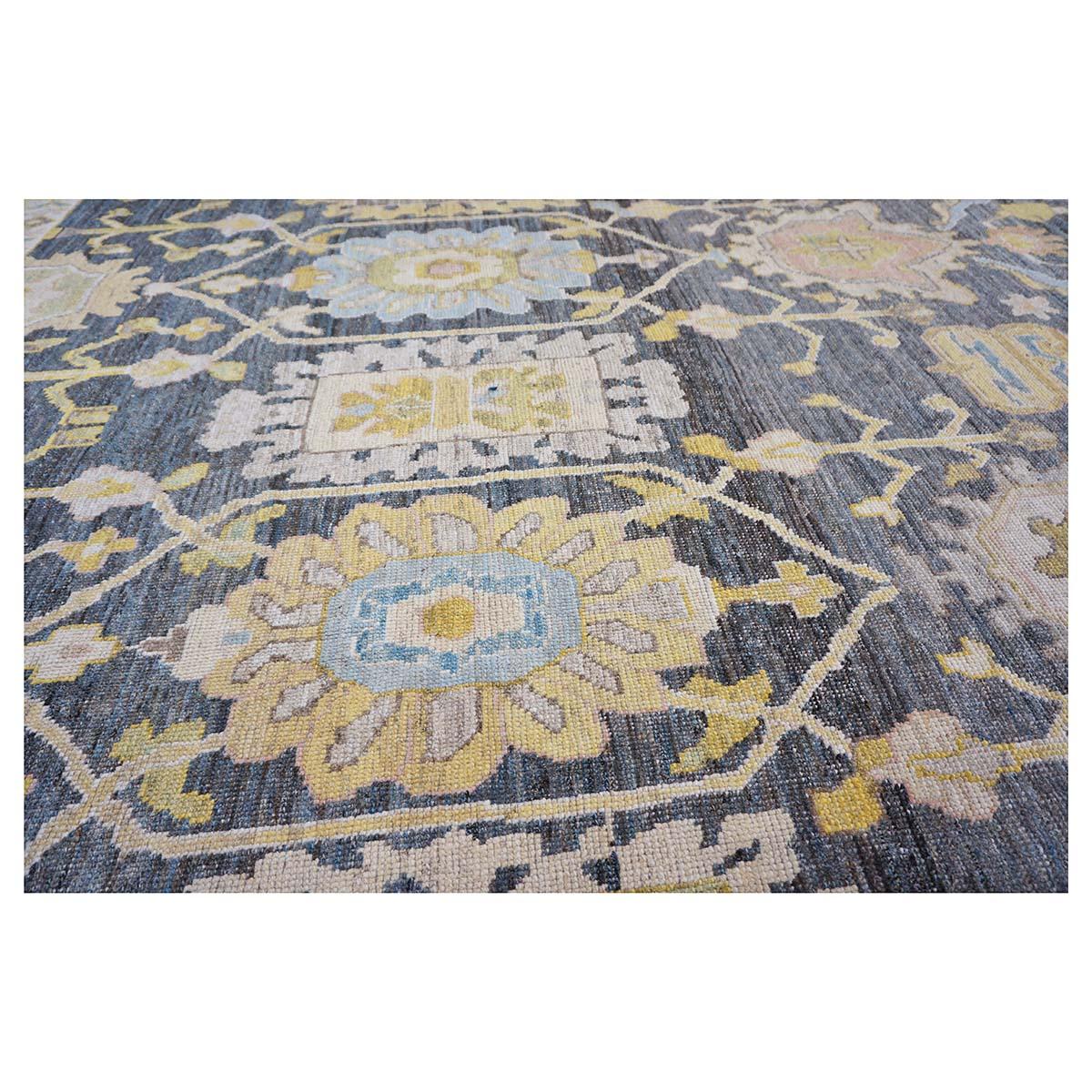 Siglo XXI Alfombra turca Oushak 14X20 Azul pizarra, gris y marfil hecha a mano en venta 1