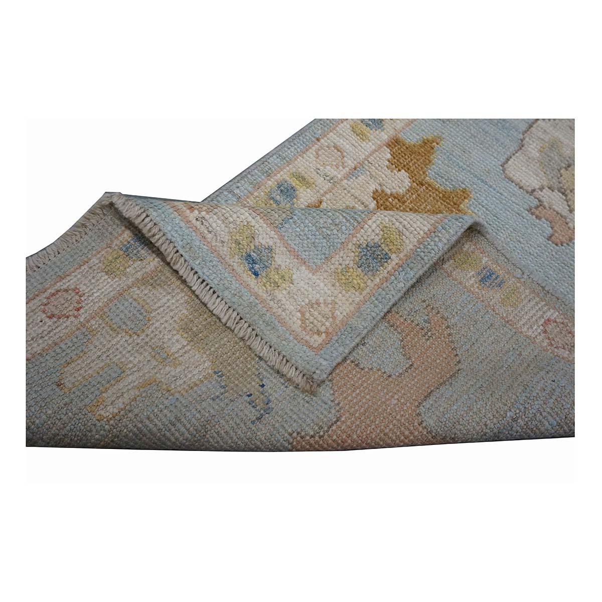 21st Century Turkish Oushak 2X10 Gold, Gray& Ivory, Handmade Area Rug (Tapis de sol fait à la main) en vente 4