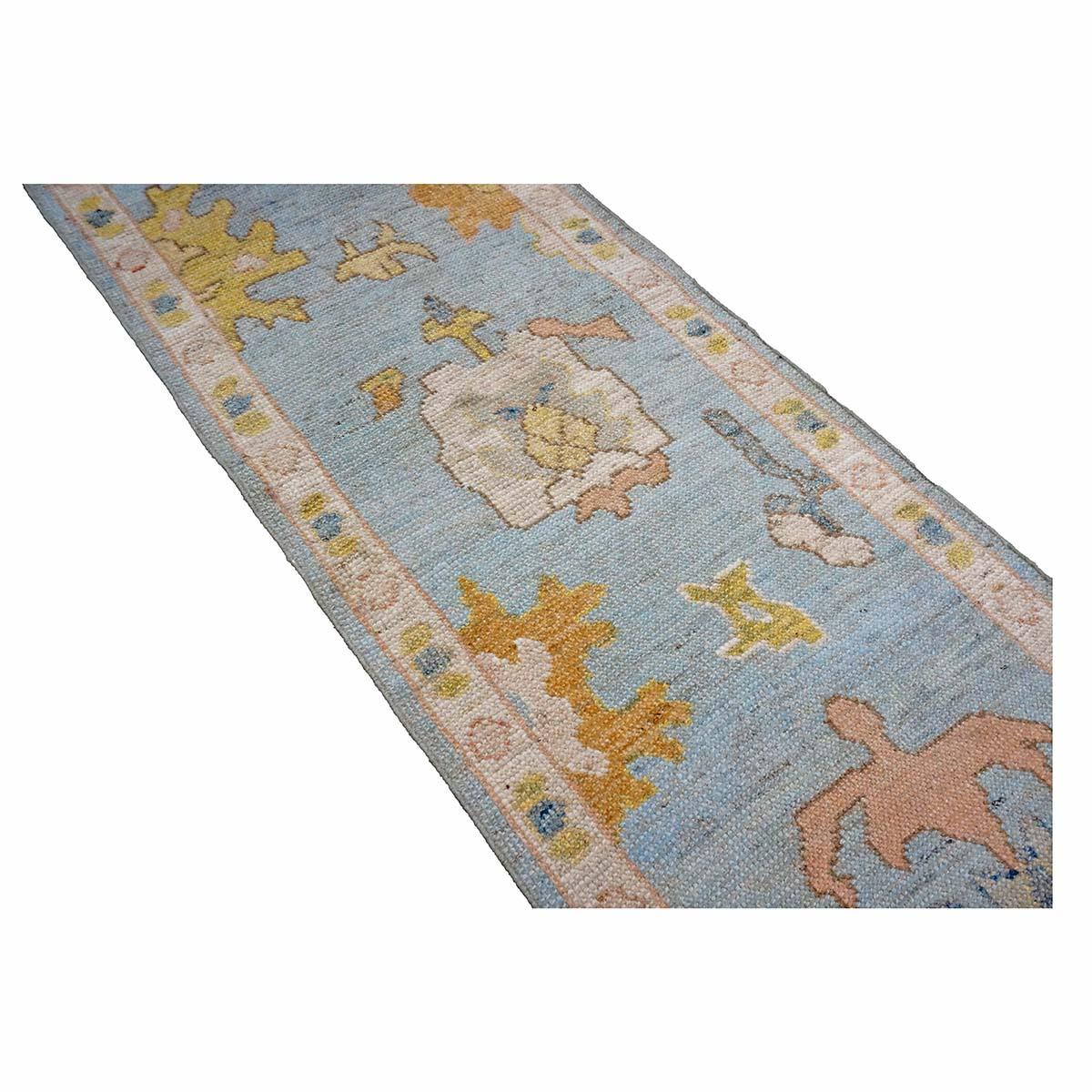 Tissé à la main 21st Century Turkish Oushak 2X9 Gold, Gray& Ivory, Handmade Area Rug (Tapis de sol turc 2X9 doré, gris et ivoire) en vente