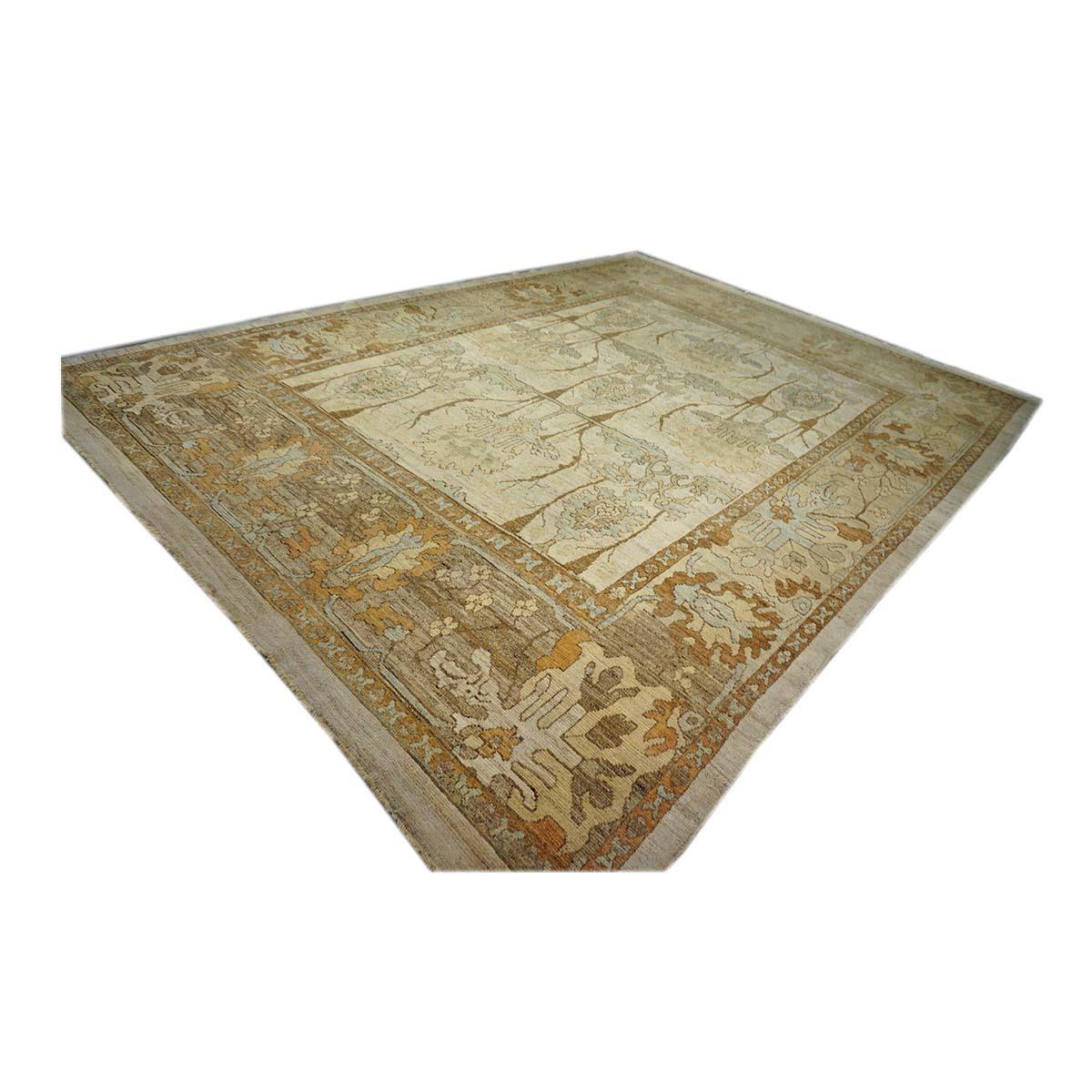 Turc 21st Century Turkish Oushak 3X11 Golden Beige & Khaki Tapis fait main en vente