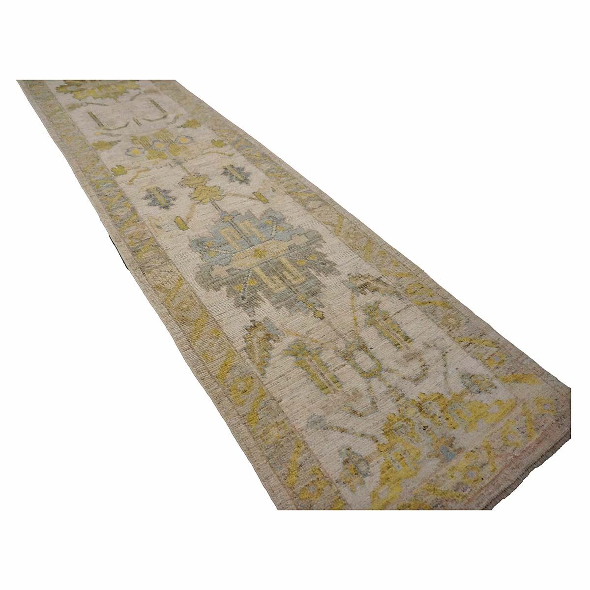 Turc 21st Century Turkish Oushak 3X19 Gold& Ivory Handmade Area Rug (Tapis de sol turc 3X19 or et ivoire fait à la main) en vente