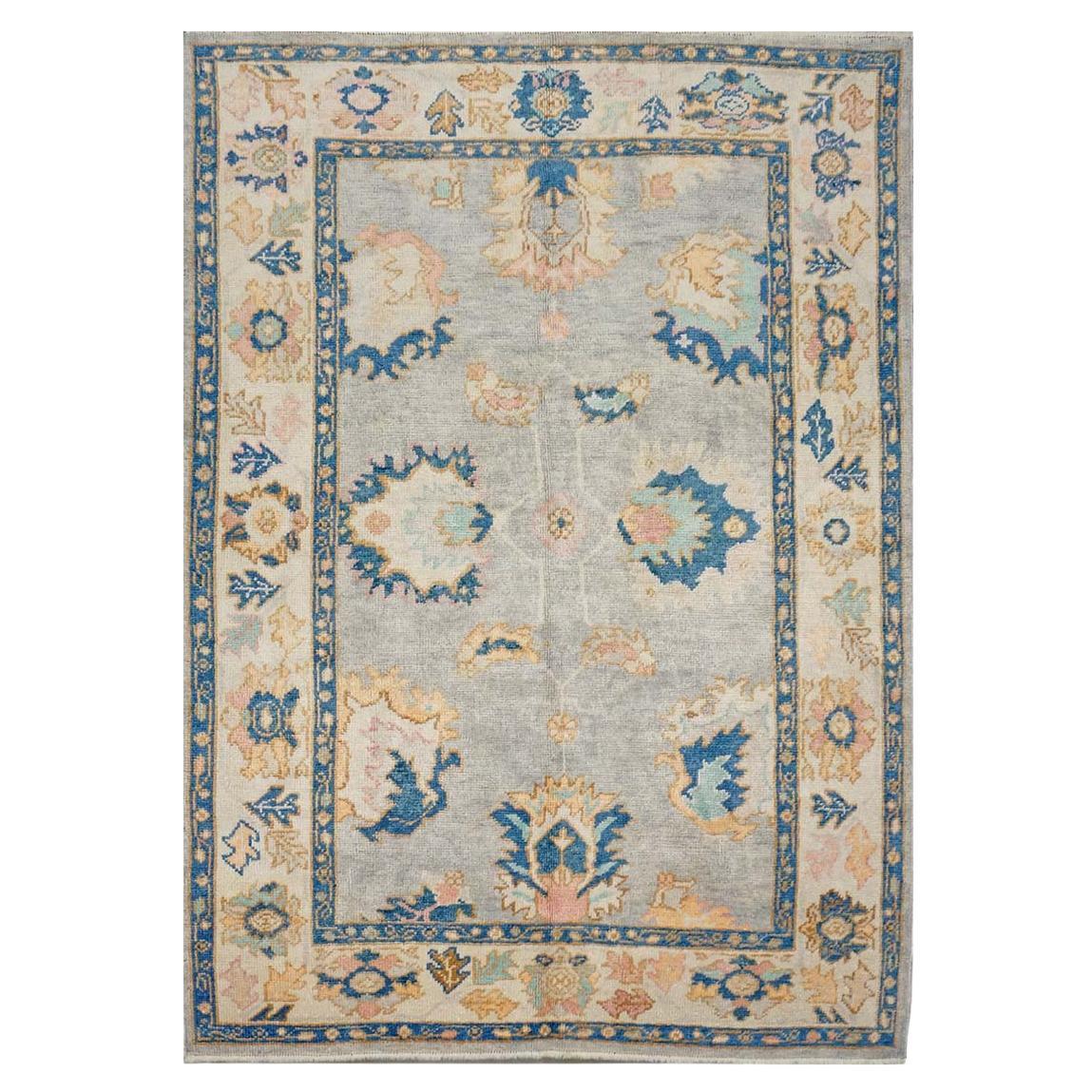 21st Century Türkisch Oushak 5X7 Grau, Elfenbein & Schiefer Blau Handmade Bereich Teppich im Angebot