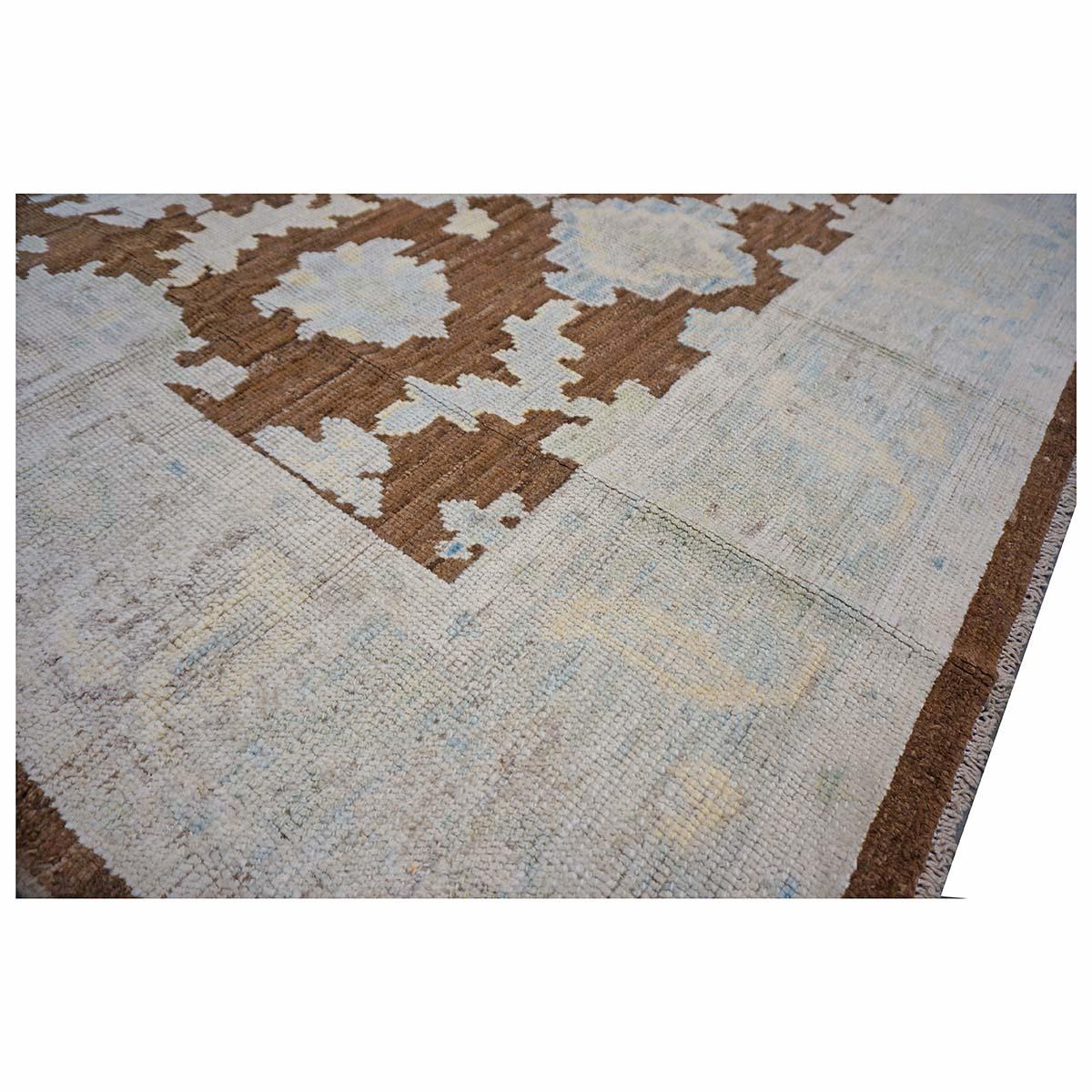 Turc 21e siècle Tapis turc Oushak 7x10 Ivoire et marron fait main en vente