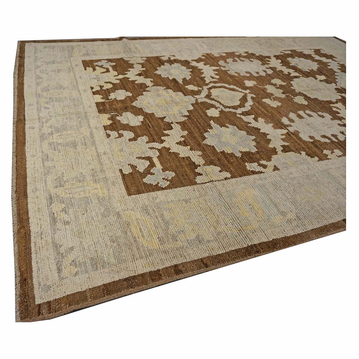 XXIe siècle et contemporain 21e siècle Tapis turc Oushak 7x10 Ivoire et marron fait main en vente