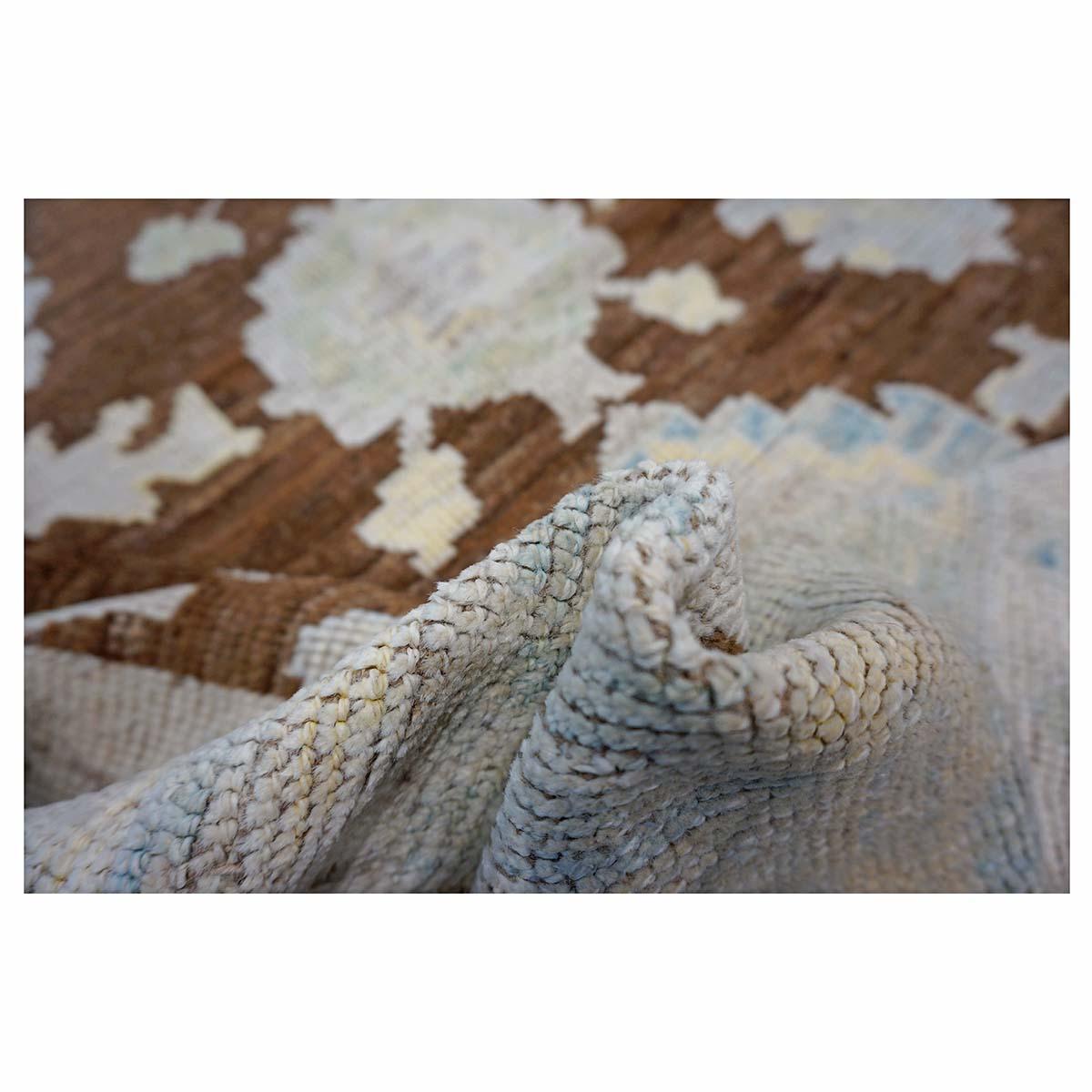 21e siècle Tapis turc Oushak 7x10 Ivoire et marron fait main en vente 1