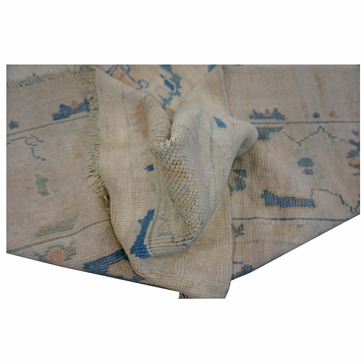 Türkischer Oushak 8x10 Elfenbein & Schiefer Blau Handgefertigter Teppich des 21. (Wolle) im Angebot