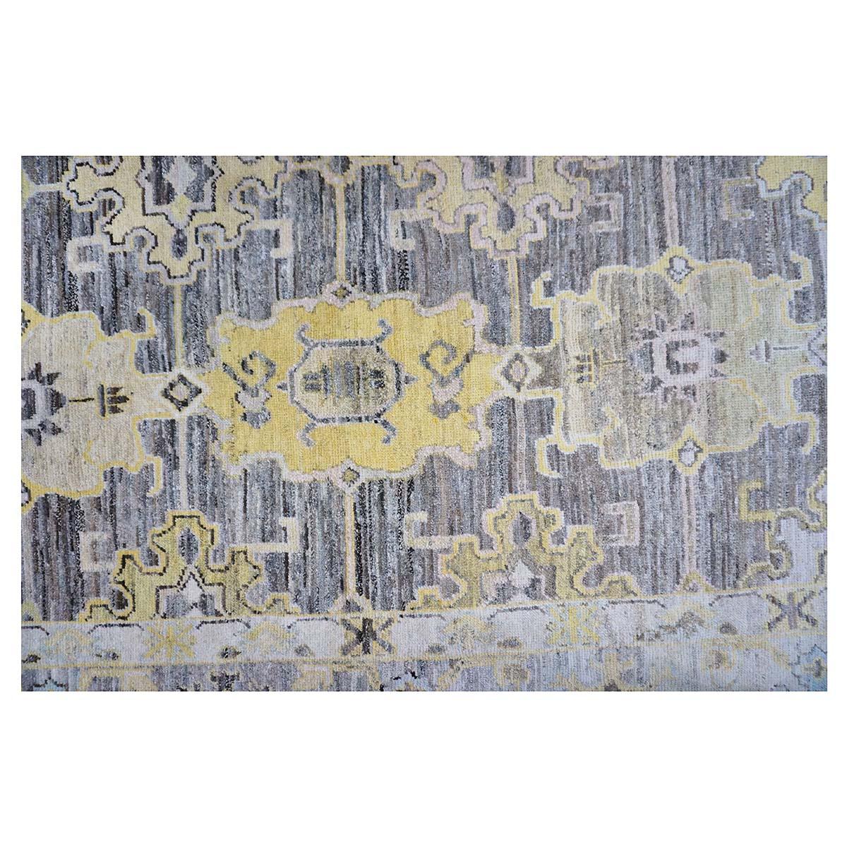 Laine Tapis turc Oushak 8x11 anthracite, jaune et ivoire fait main du 21e siècle en vente