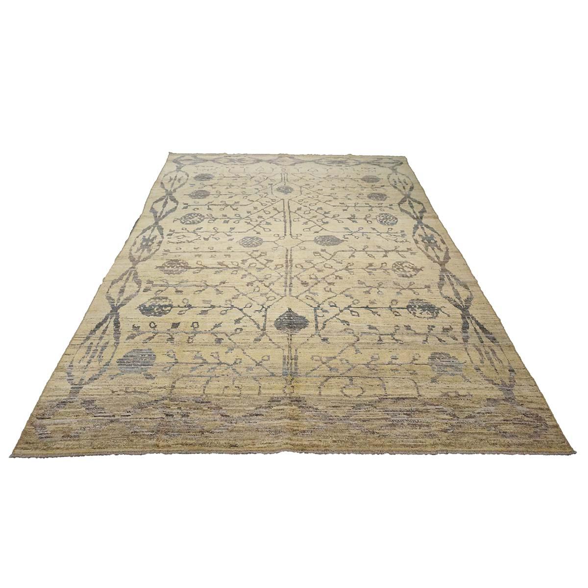   Ashly Fine Rugs presents a 21st-century Turkish Oushak 8x12 Handmade Area Rug. Oushak weavings began in a location just south of Istanbul, in a region that was to become the rugs namesake, Oushak. Although nomads first produced the rugs for