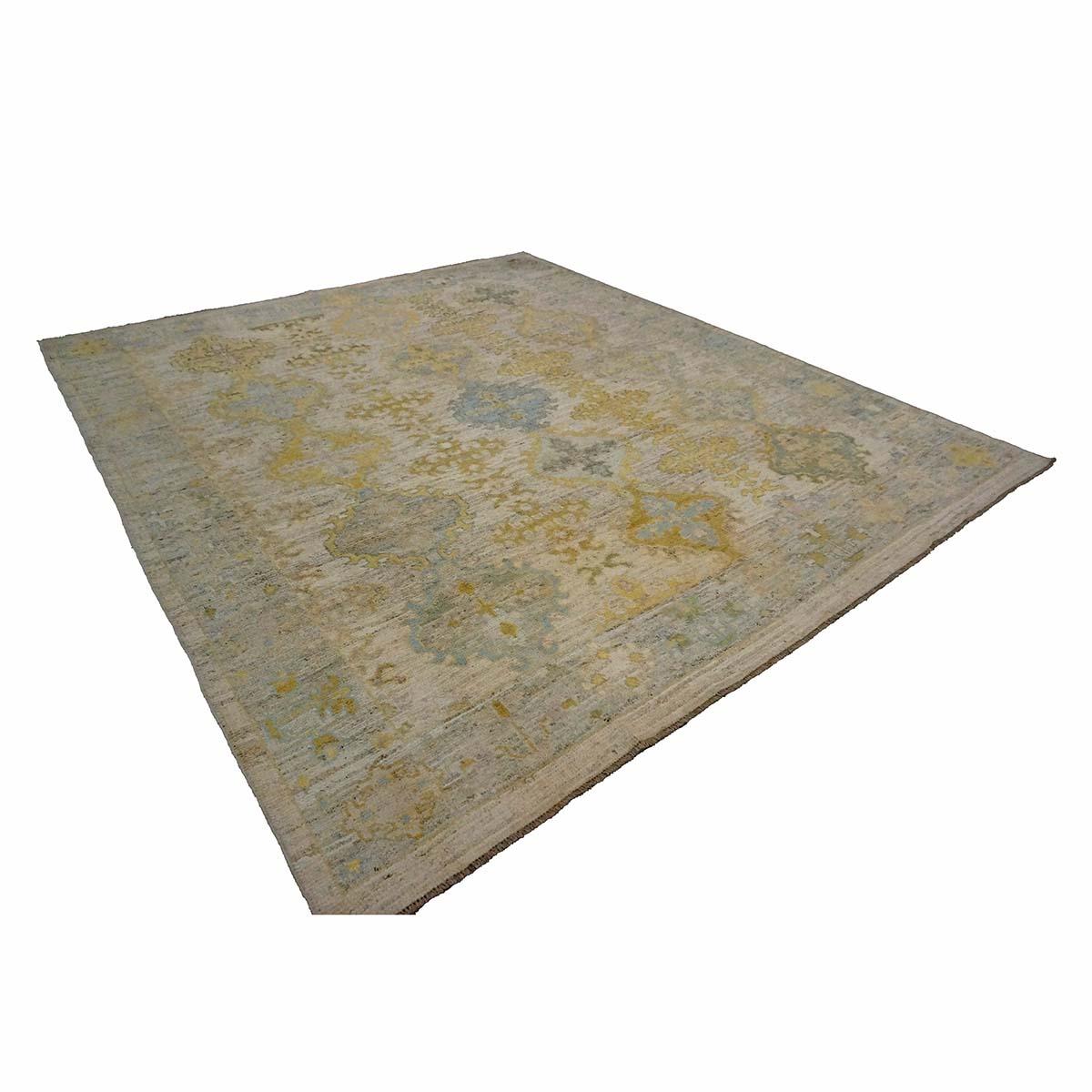 Tissé à la main 21st Century Turkish Oushak 9X10 Gold, Gray& Ivory Handmade Area Rug (Tapis de sol turc 9X10 or, gris et ivoire) en vente