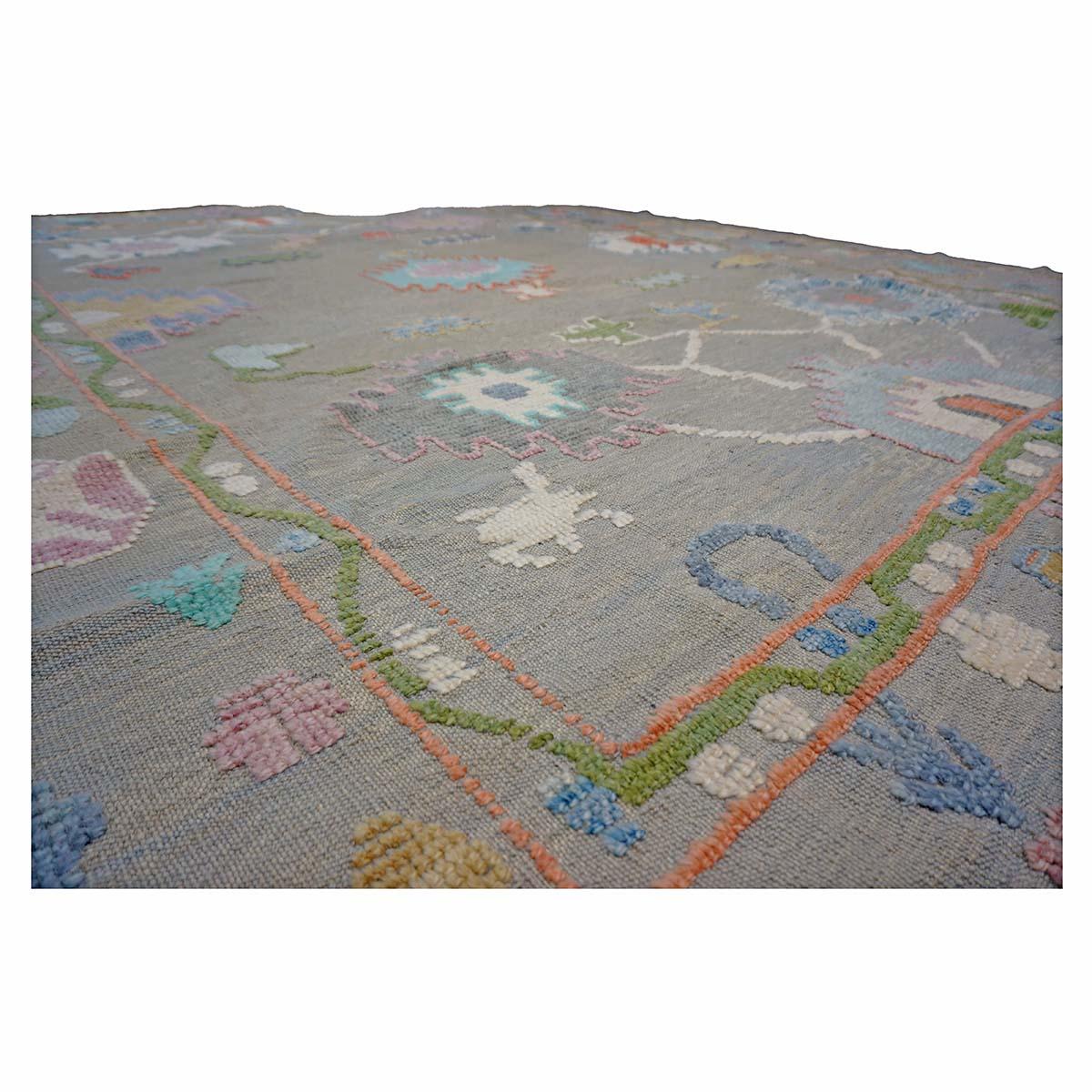 21st Century Türkisch Oushak 9X12 Grau, Elfenbein & Grün Handgefertigt Bereich Teppich im Angebot 1