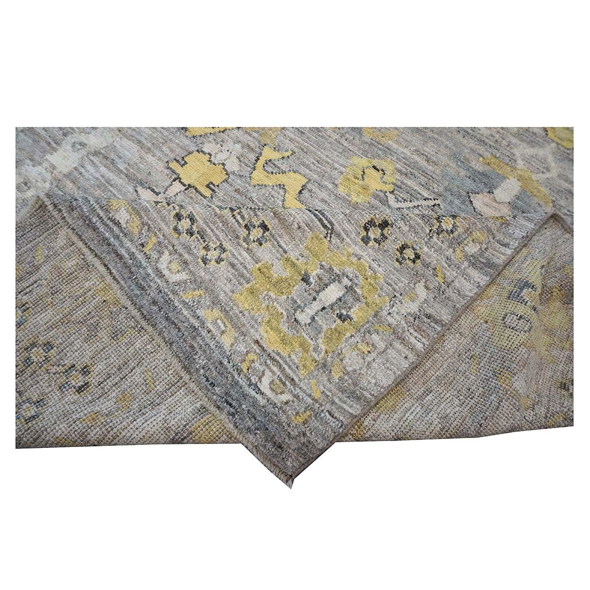 21e siècle Tapis de course turc Oushak 9X13 or, ivoire et gris fait à la main en vente 4