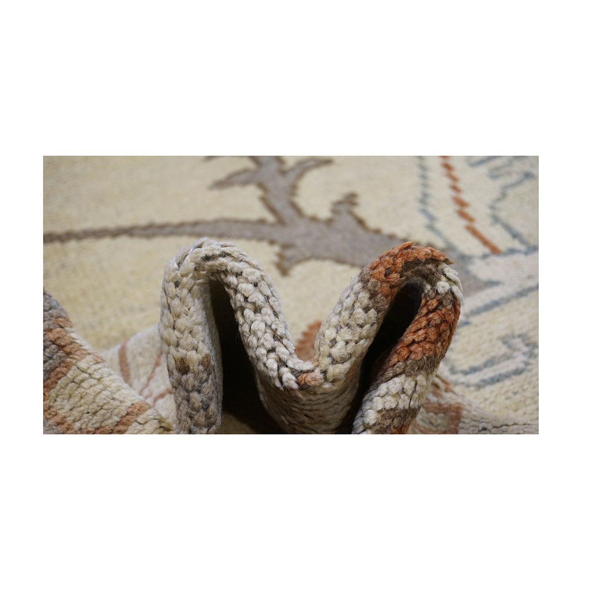 XXIe siècle et contemporain 21e siècle Tapis de course turc Oushak 9x13 gris, ivoire et marron fait à la main en vente