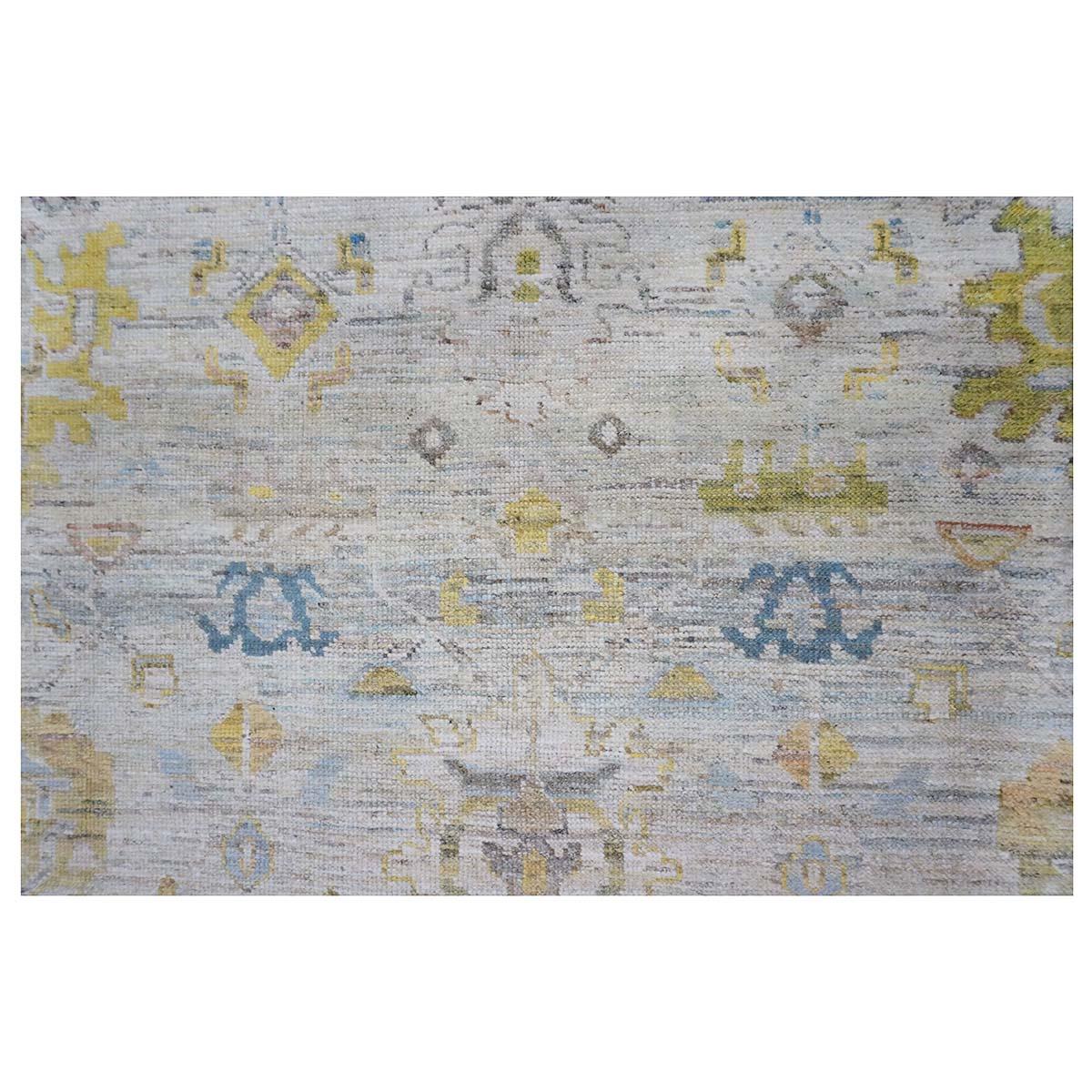 Tappeto Oushak turco del 21° secolo 9X13 avorio e oro realizzato a mano In condizioni ottime in vendita a Houston, TX