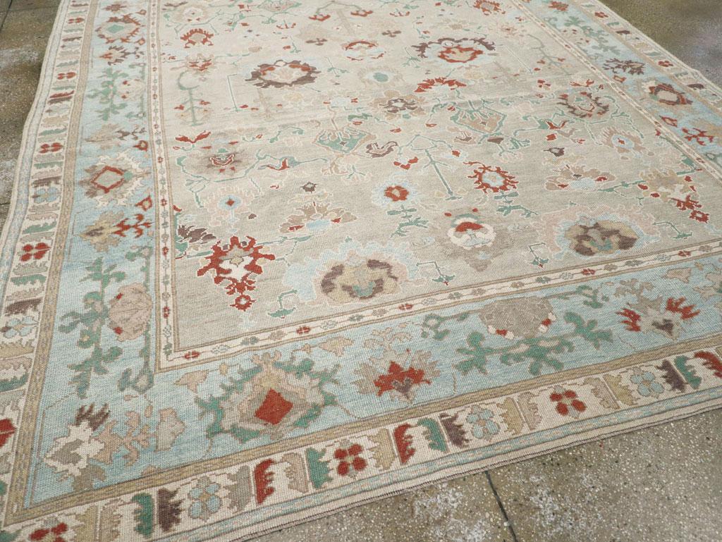 Türkischer Oushak-Teppich in Zimmergröße des 21. Jahrhunderts (Wolle) im Angebot