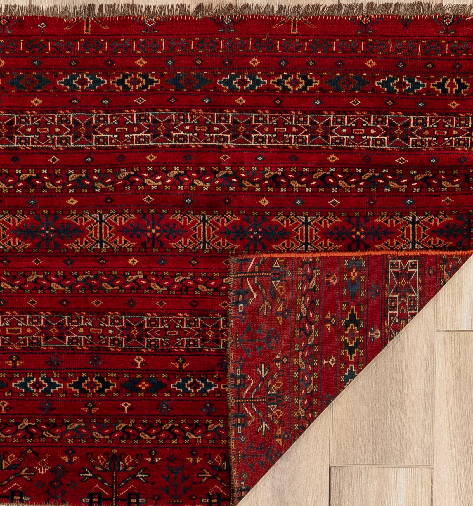 Tessuto a mano Il turco del 21° secolo in vendita