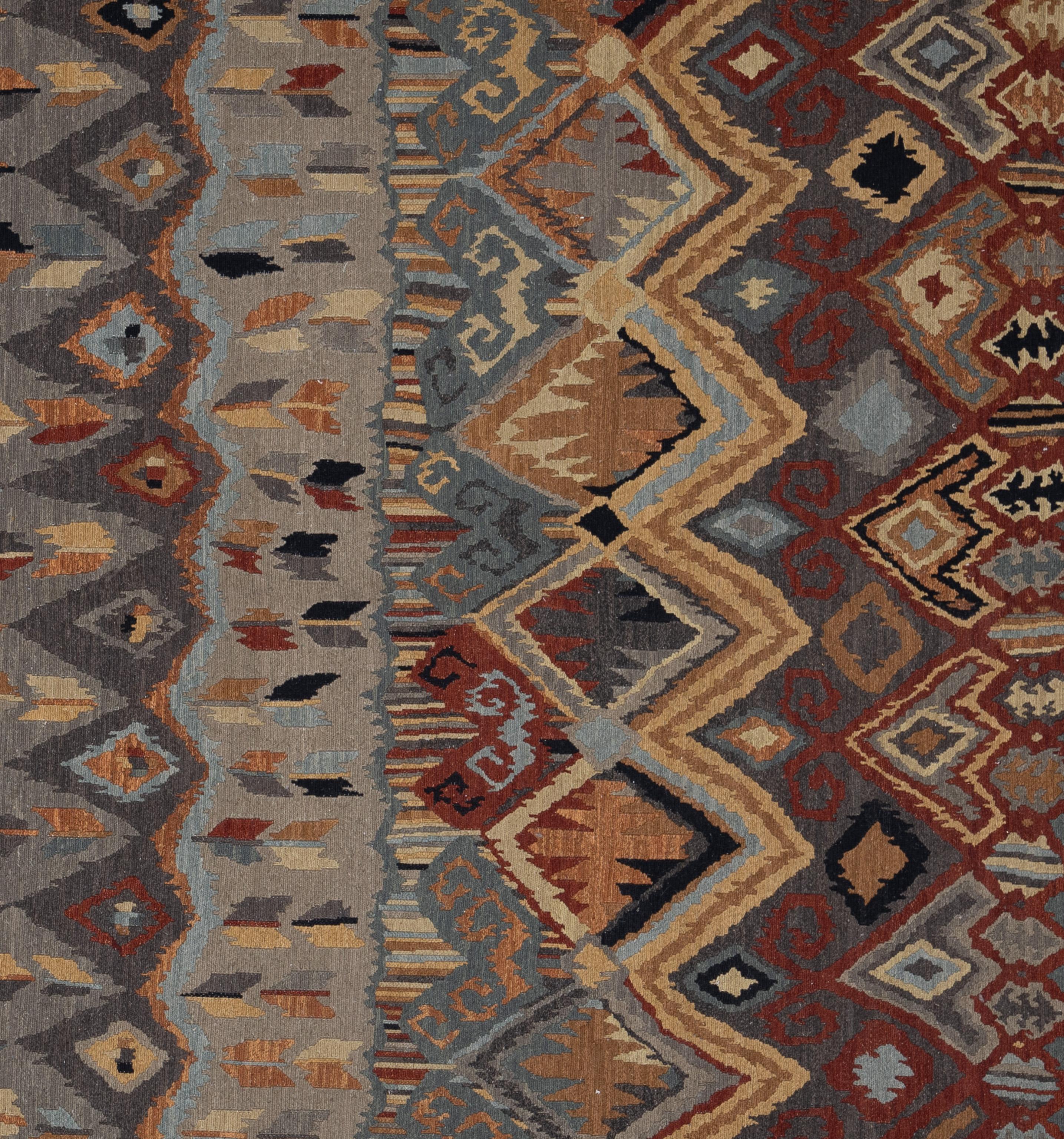 Ein usbekischer Teppich ist eine wunderschöne Darstellung zentralasiatischer Kunstfertigkeit, reich an Farben, Geschichte und kompliziertem Design. Diese von geschickten Handwerkern handgewebten Teppiche sind für ihre lebhaften Muster bekannt, die