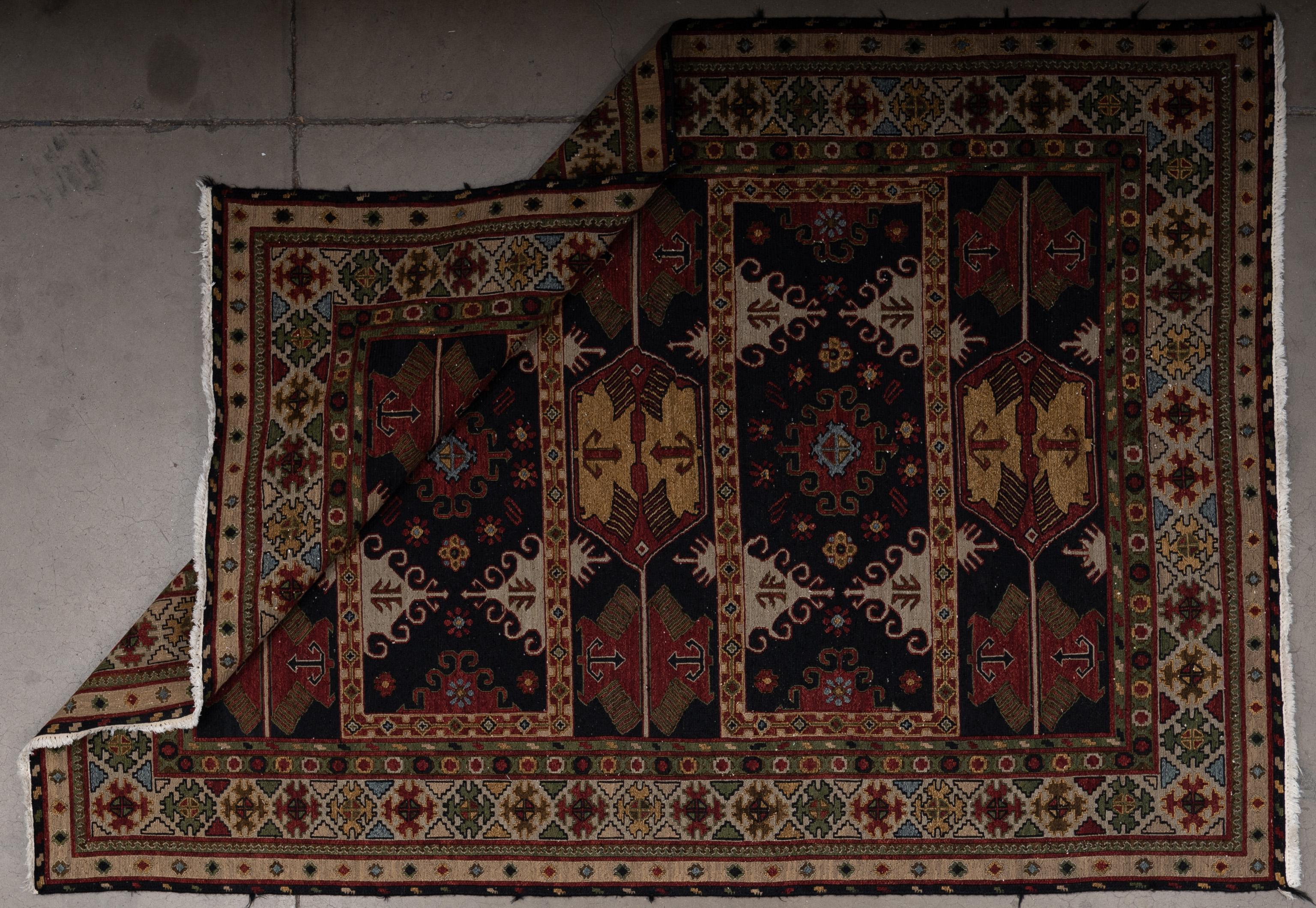 Tissé à la main Tapis ouzbek du 21e siècle en vente
