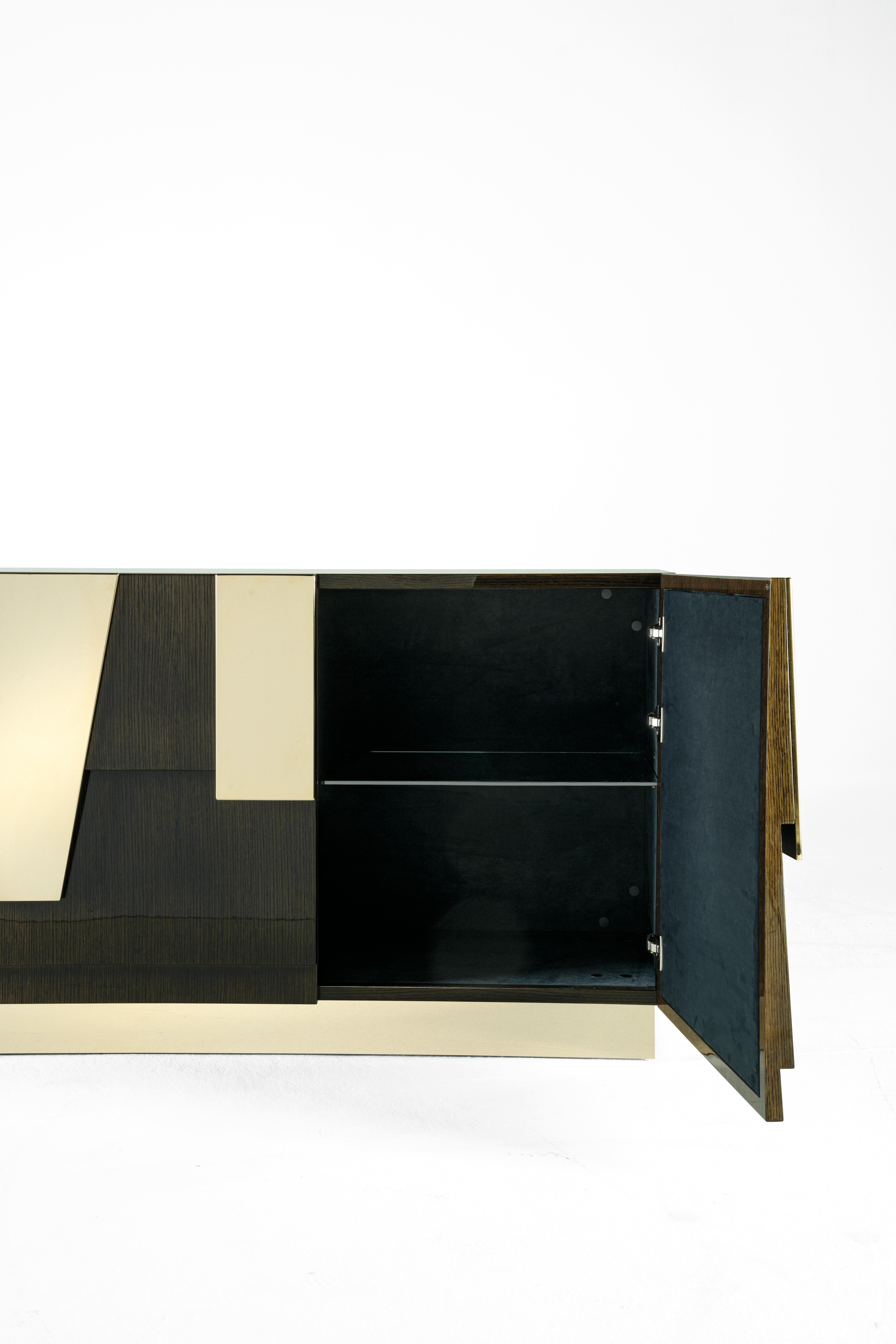 21st Century Vaal Sideboard in Grey Carbalho by Roberto Cavalli Home Interiors In New Condition For Sale In Cantù, Lombardia
