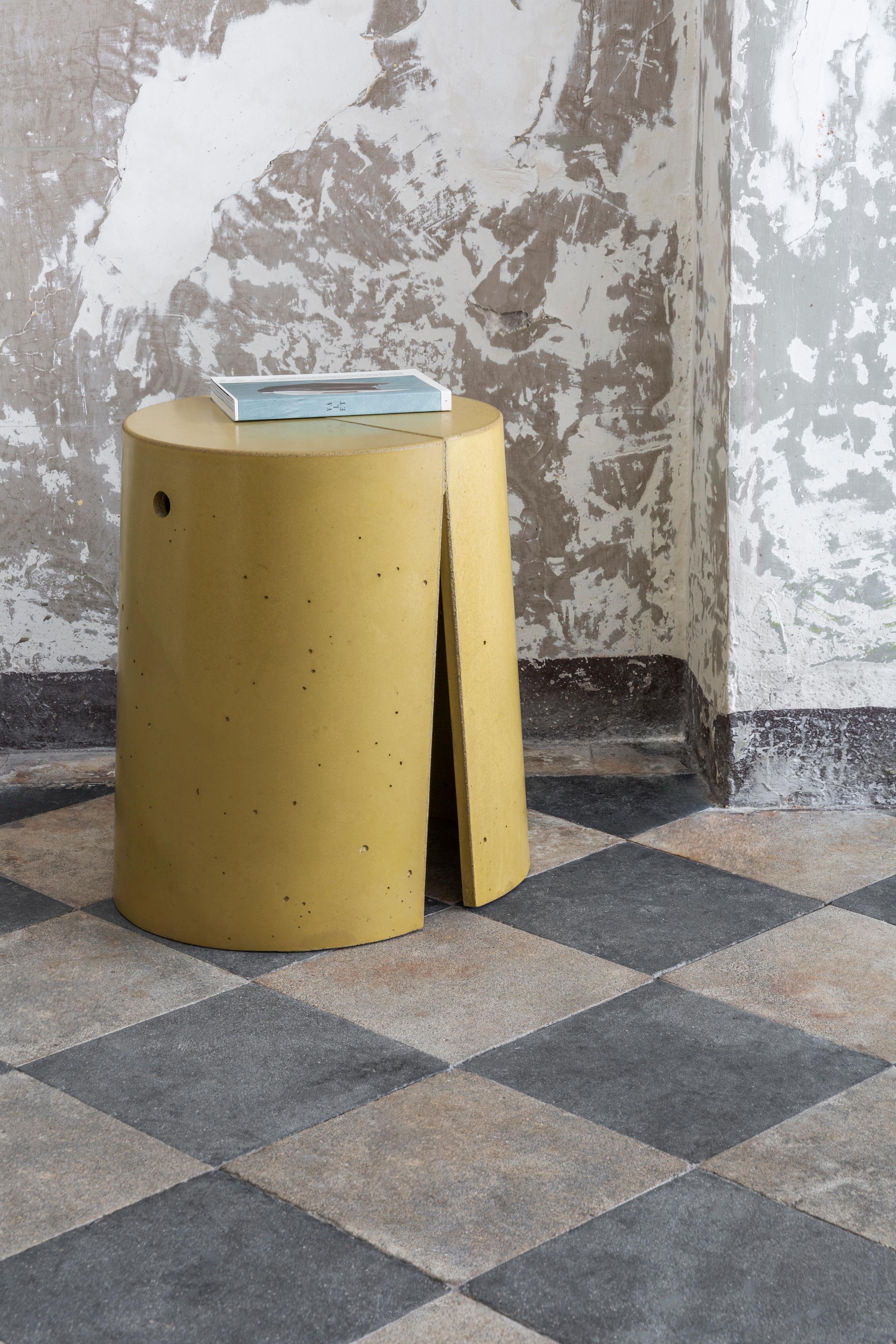 Tabouret en béton Varco du 21e siècle conçu par Ernesto Messineo pour Forma&Cemento en vente 1