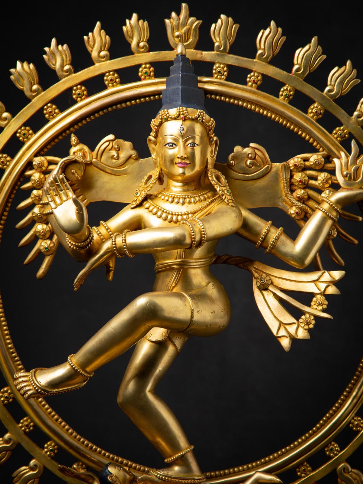 Bronze 21ème siècle Très beau Shiva Nataraja en bronze doré du Népal en vente