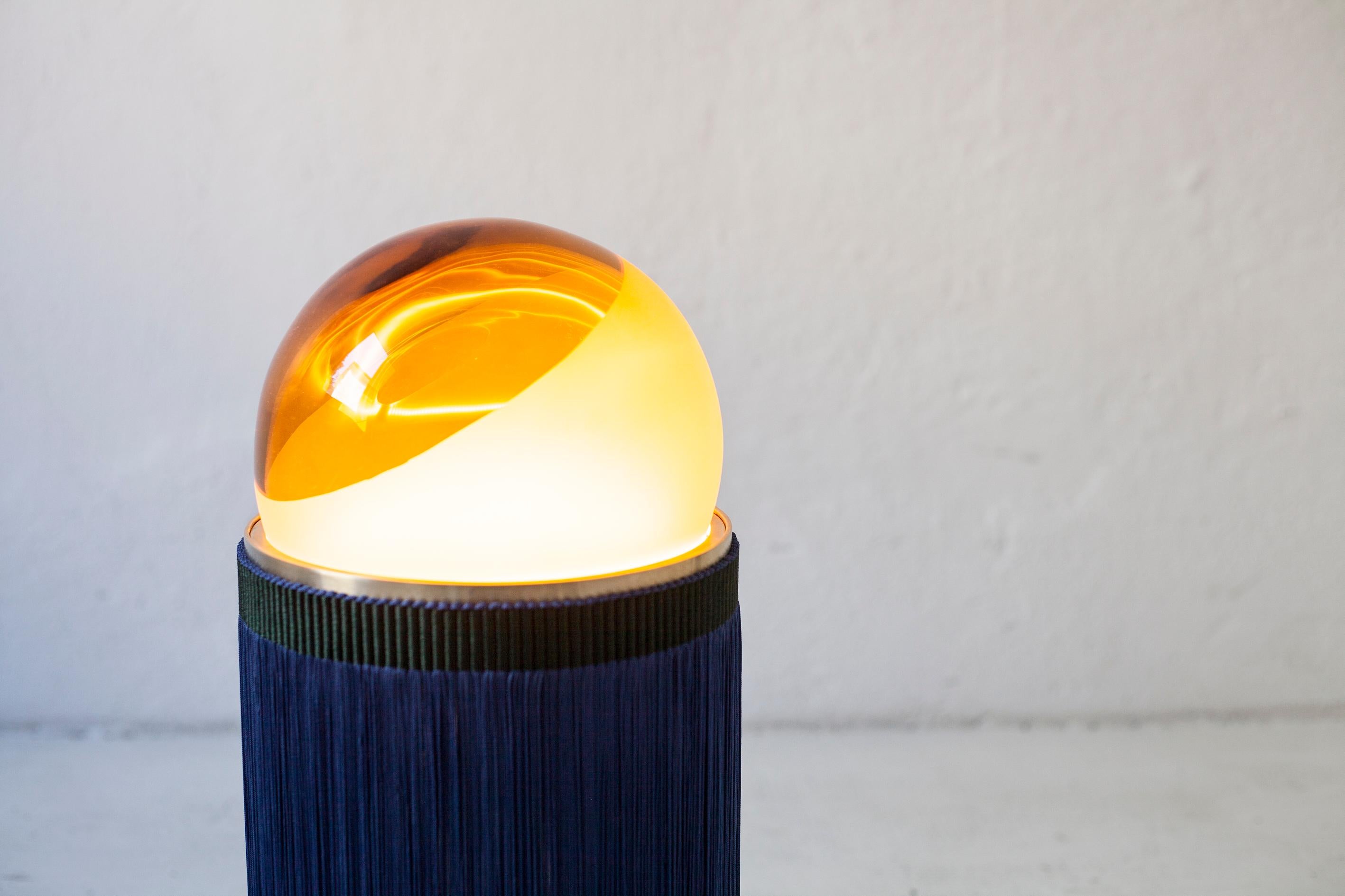 21° secolo VI+M Studio A Lampada media in vetro di Murano Tripolino con frange di vari colori in vendita 1