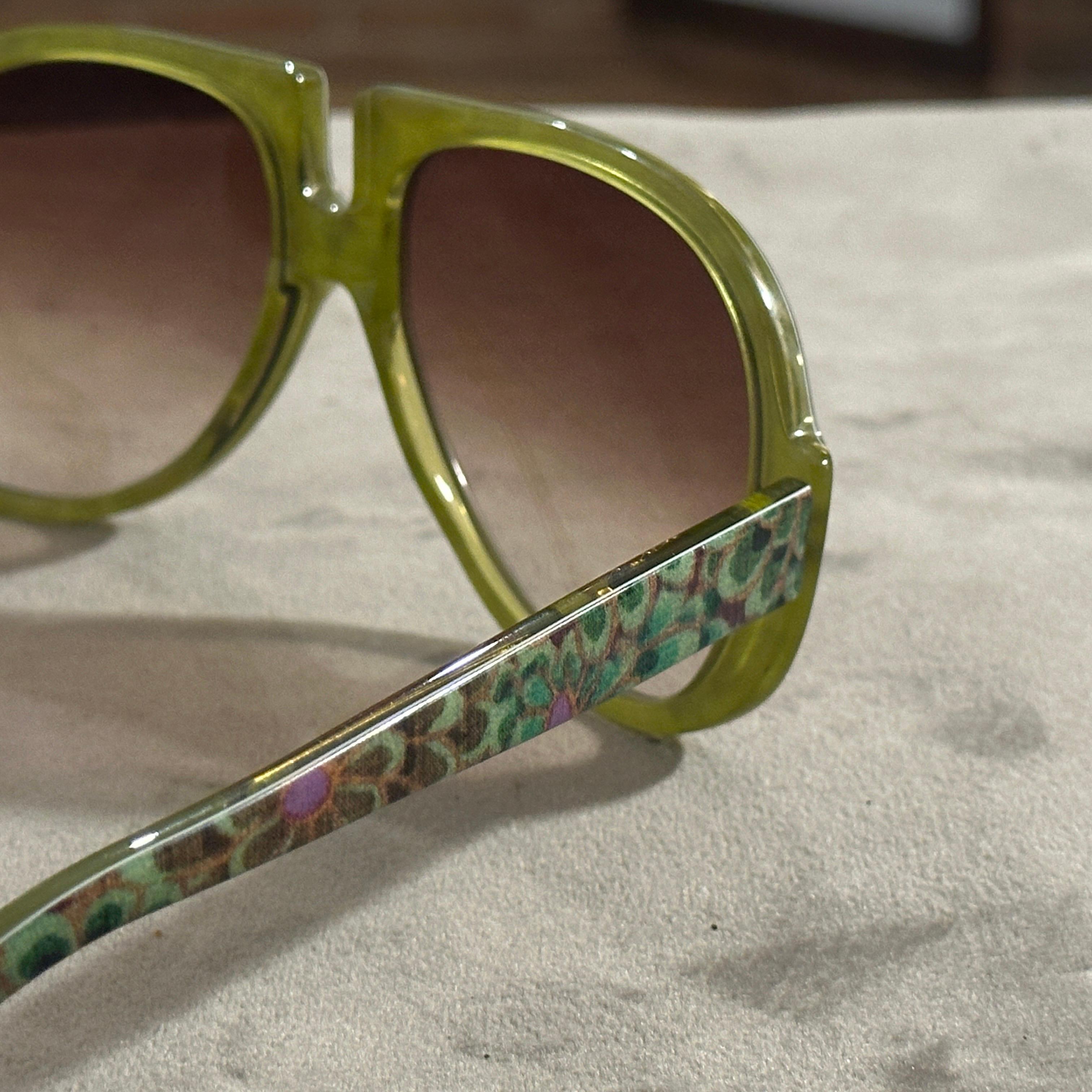 Übergroße italienische Vintage-Sonnenbrille des 21. Jahrhunderts von Patty Paillette Venedig (Schwarz) im Angebot