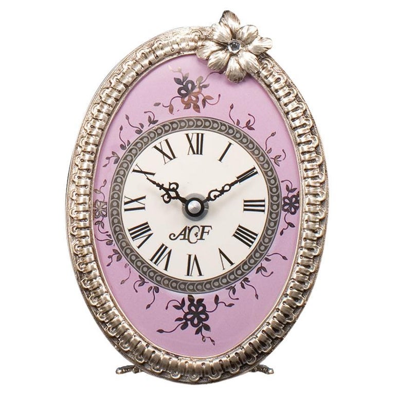 21e siècle, horloge de table en porcelaine violette et bronze argenté En  vente sur 1stDibs