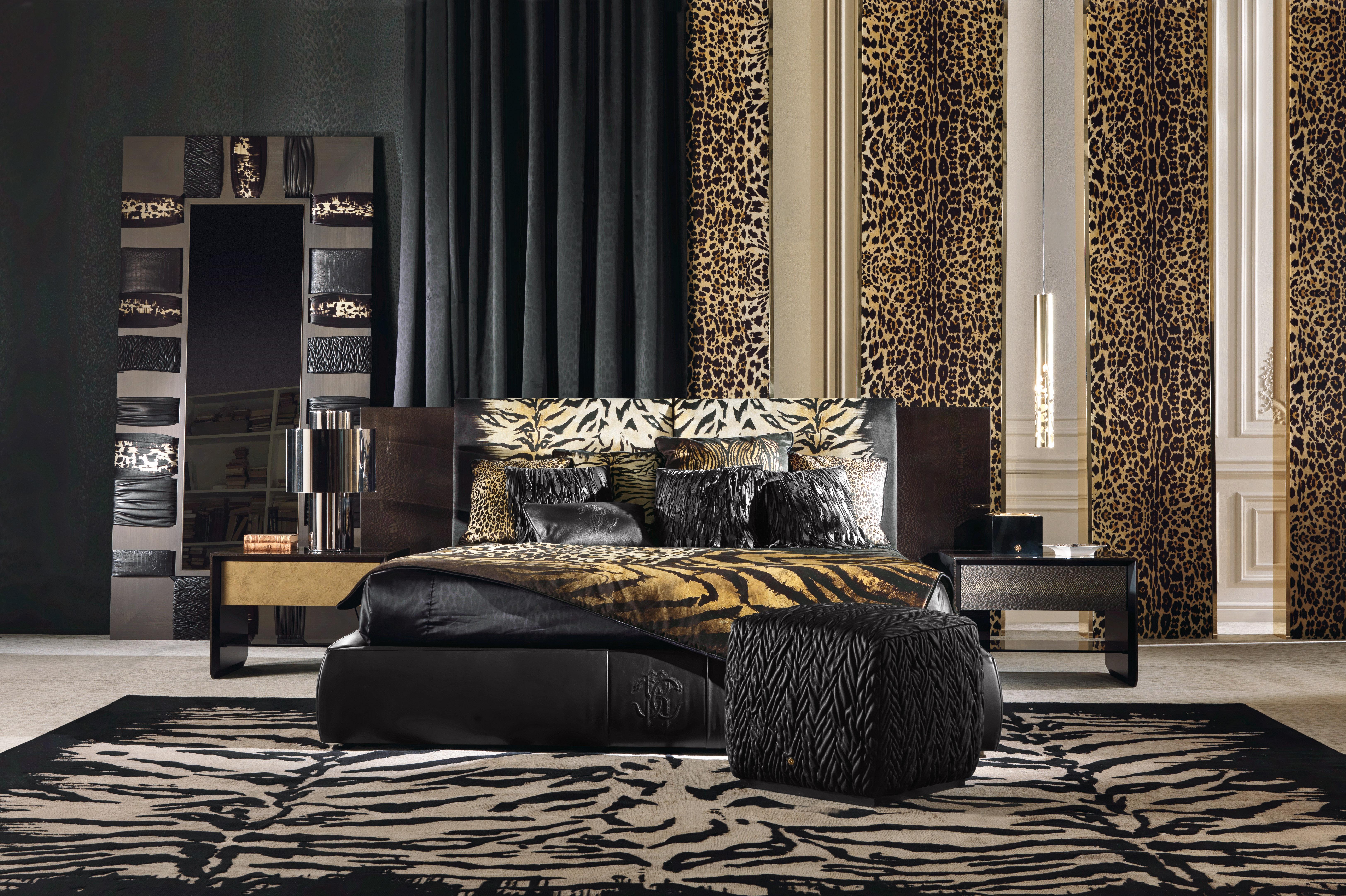 Modern 21st Century Waddi Pouf in Black Leather by Roberto Cavalli Home Interiors For Sale