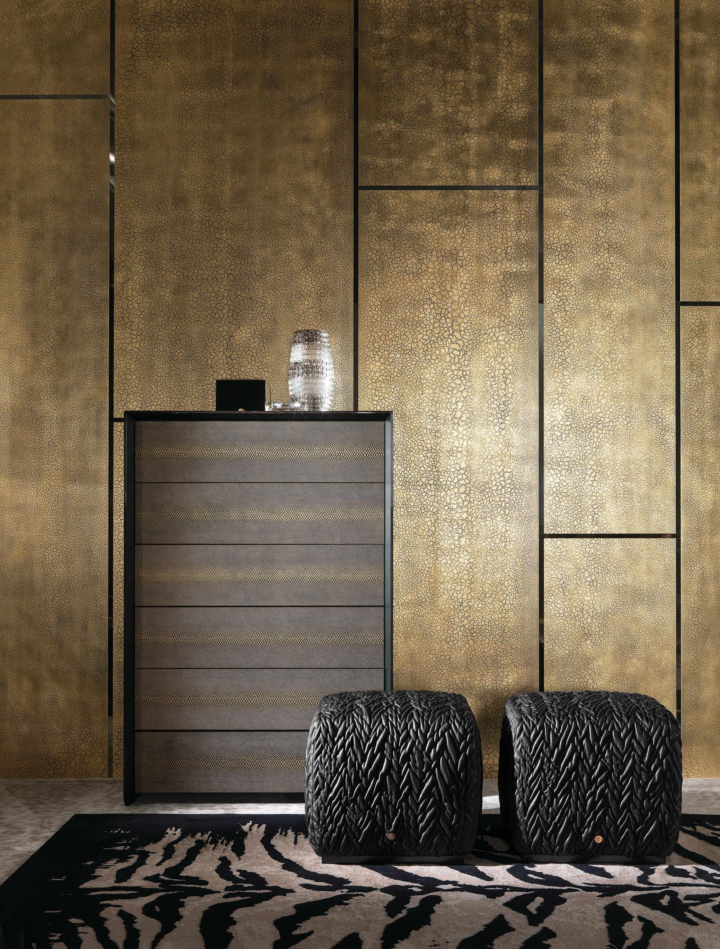 Pouf Waddi du 21e siècle en cuir noir par Roberto Cavalli Home Interiors Neuf - En vente à Cantù, Lombardia