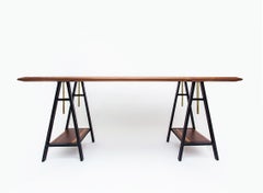 Bureau du 21e siècle en noyer et laiton