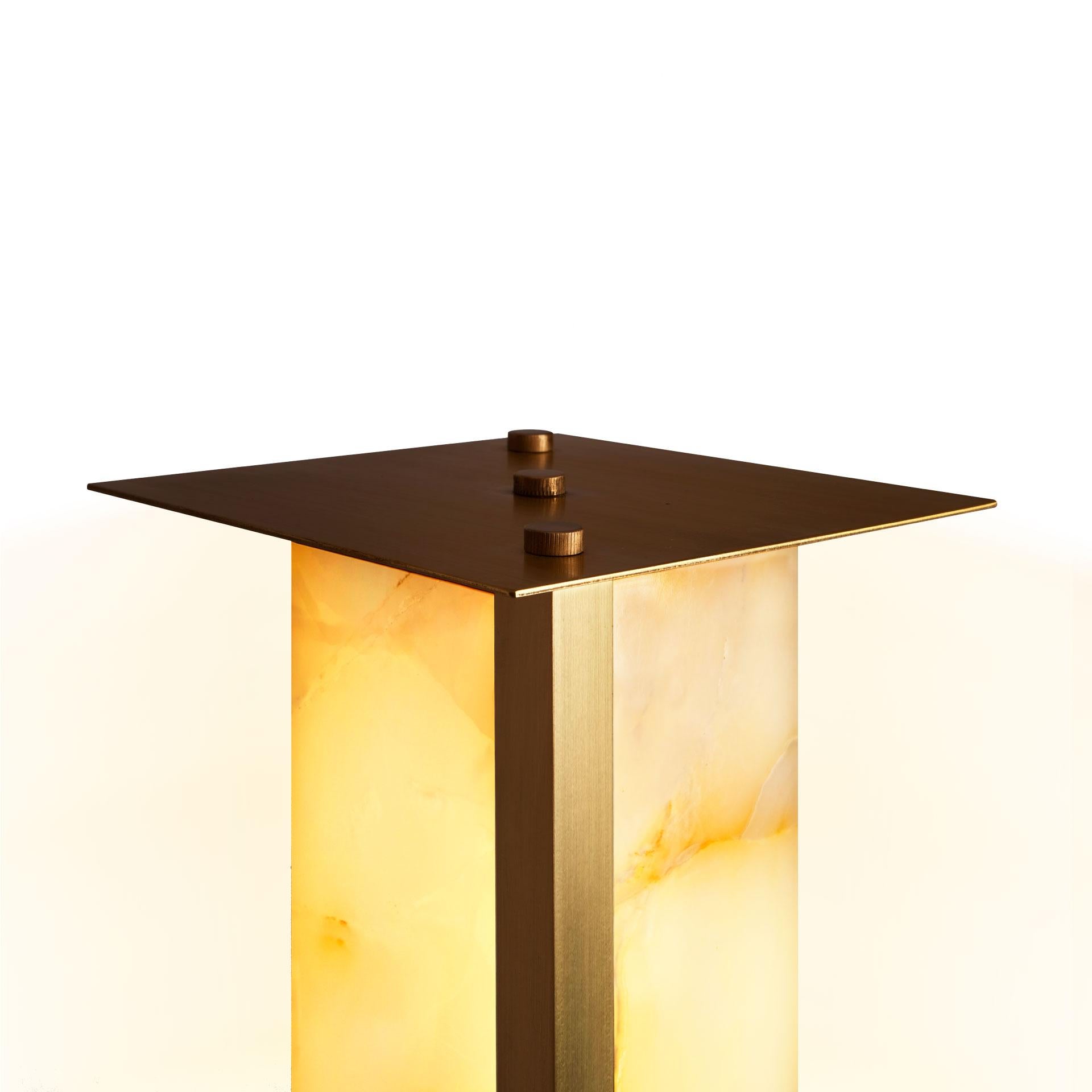 21st Century Washington Floor Lamp Brass Onyx In New Condition For Sale In RIO TINTO, PT
