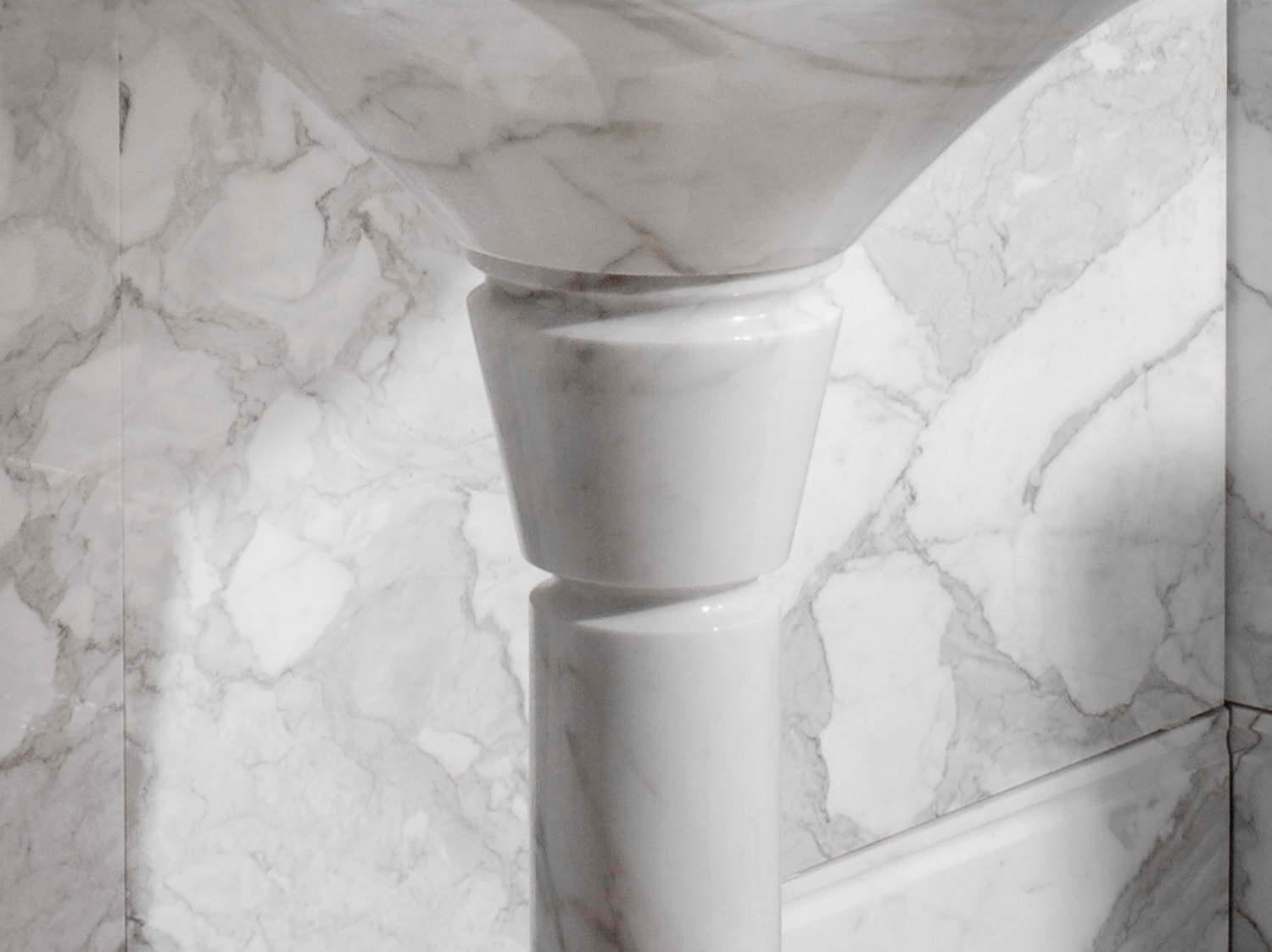 Modern 21st Century White Carrara & Calacatta Gold Marble Washbasin Grancaracalla For Sale